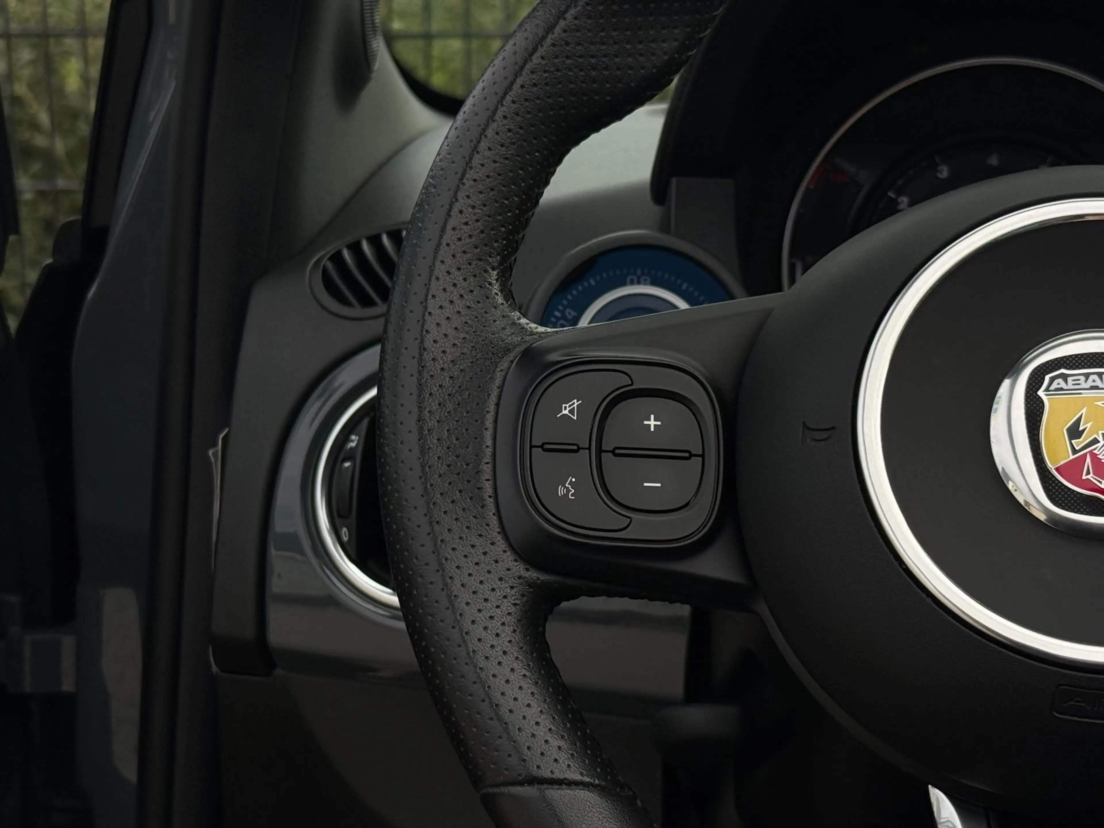 Fiat 500C Abarth 1.4 T-Jet 595 | Carplay | PDC | Bluetooth | — photo 16