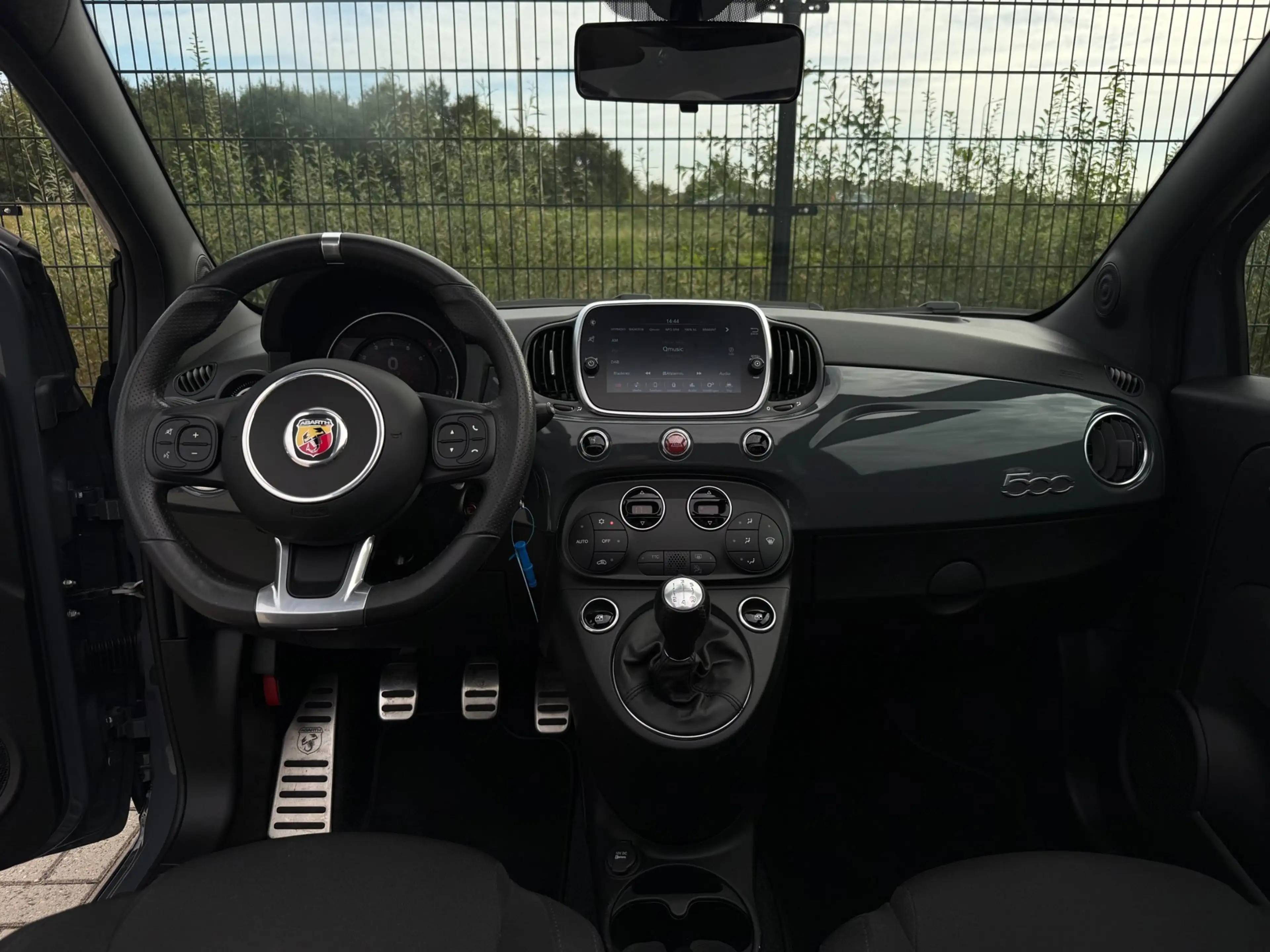 Fiat 500C Abarth 1.4 T-Jet 595 | Carplay | PDC | Bluetooth | — photo 3
