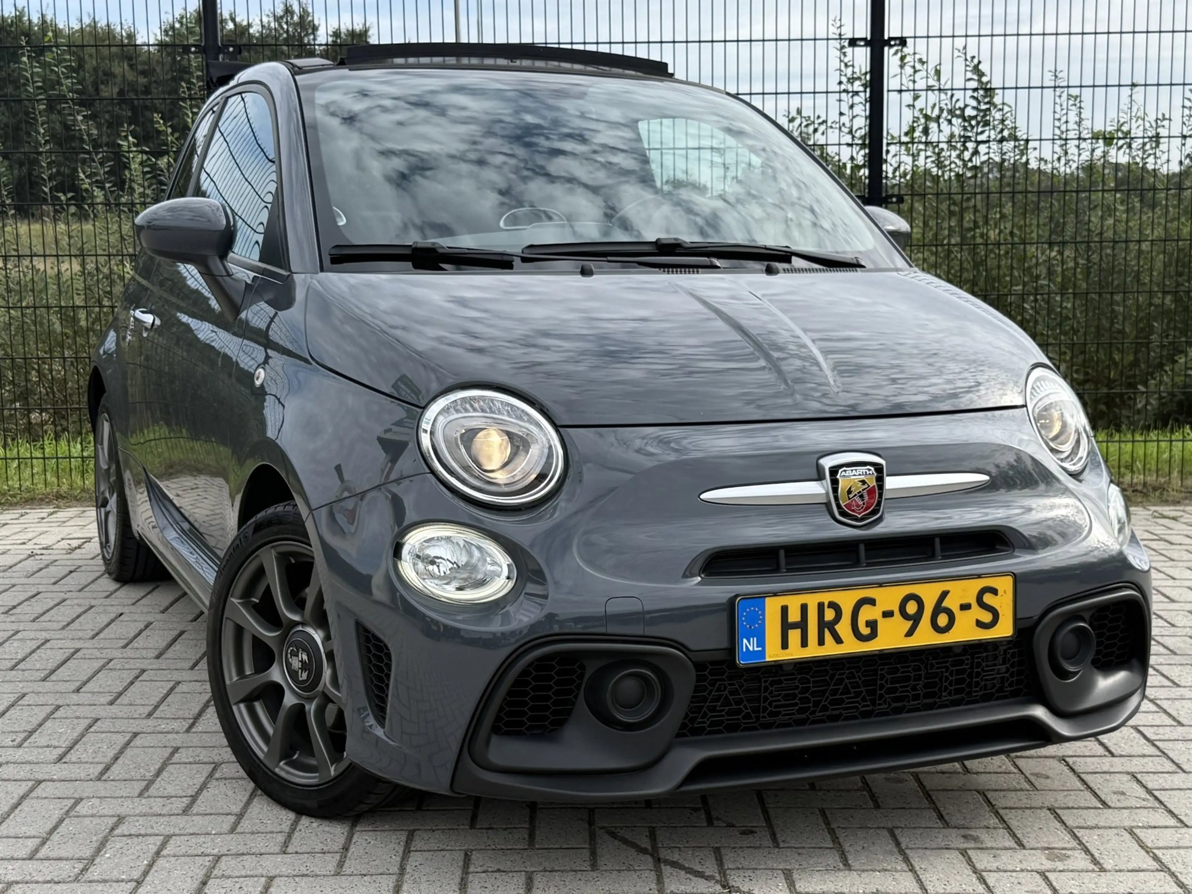 Fiat 500C Abarth 1.4 T-Jet 595 | Carplay | PDC | Bluetooth | — photo 4
