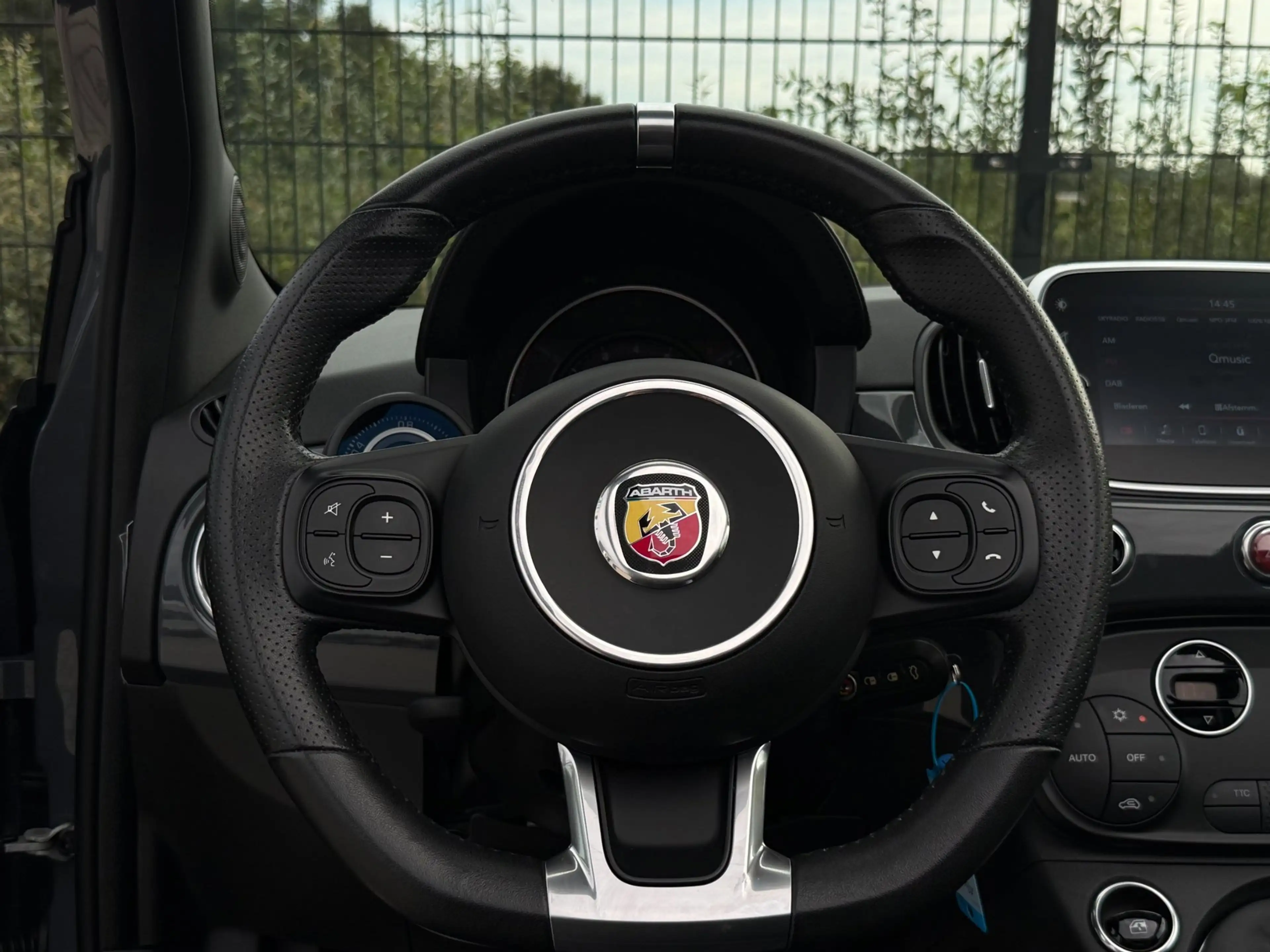 Fiat 500C Abarth 1.4 T-Jet 595 | Carplay | PDC | Bluetooth | — photo 15
