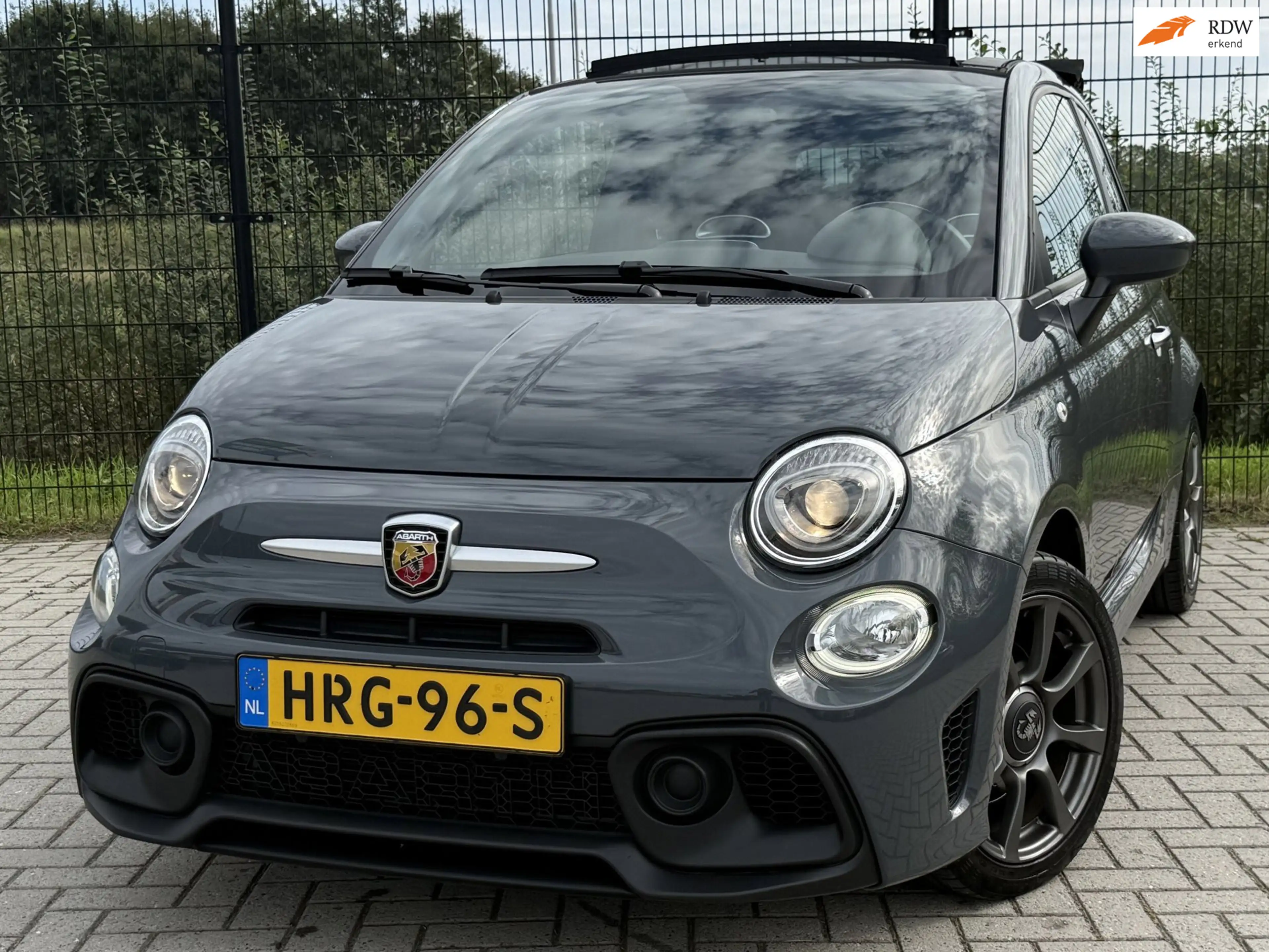 Fiat 500C Abarth 1.4 T-Jet 595 | Carplay | PDC | Bluetooth |