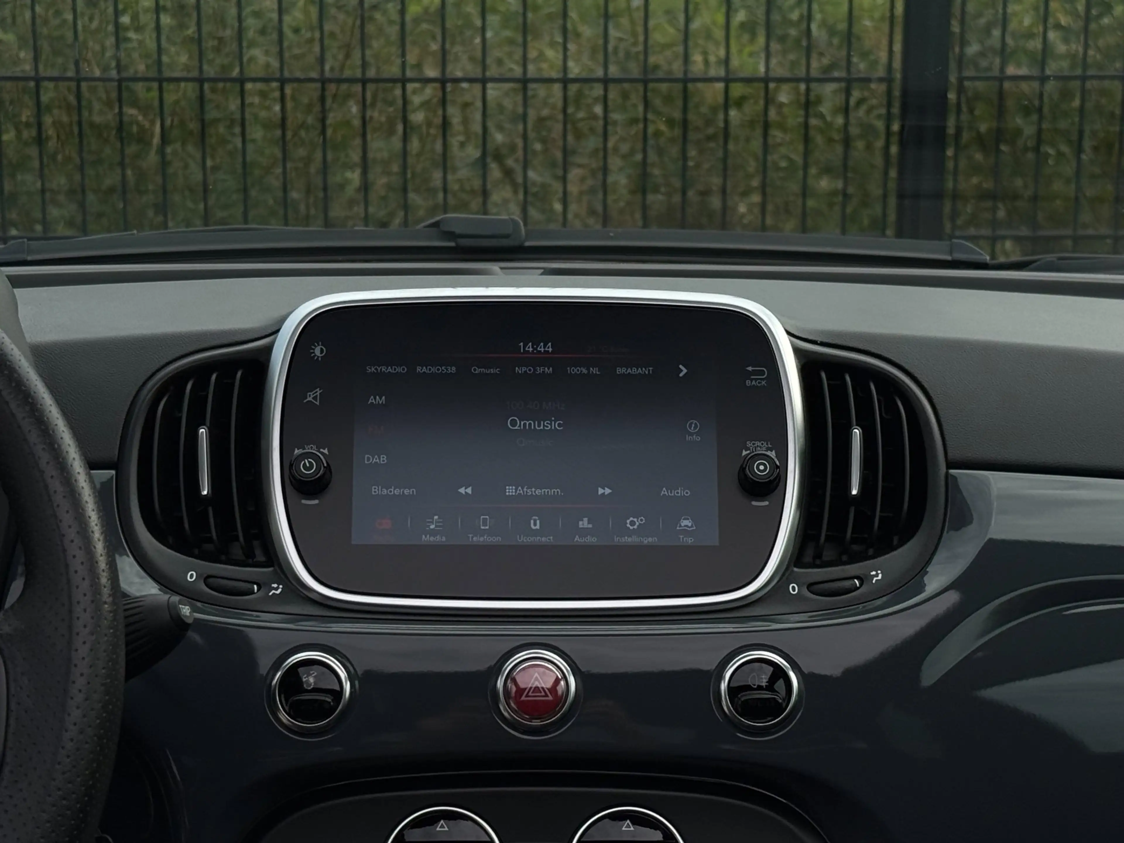 Fiat 500C Abarth 1.4 T-Jet 595 | Carplay | PDC | Bluetooth | — photo 19