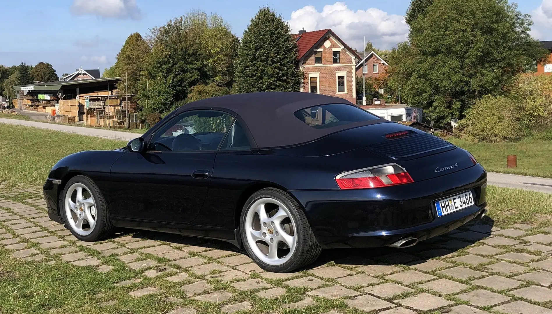 Porsche 996 911 Carrera 4 Cabrio Blau - 2