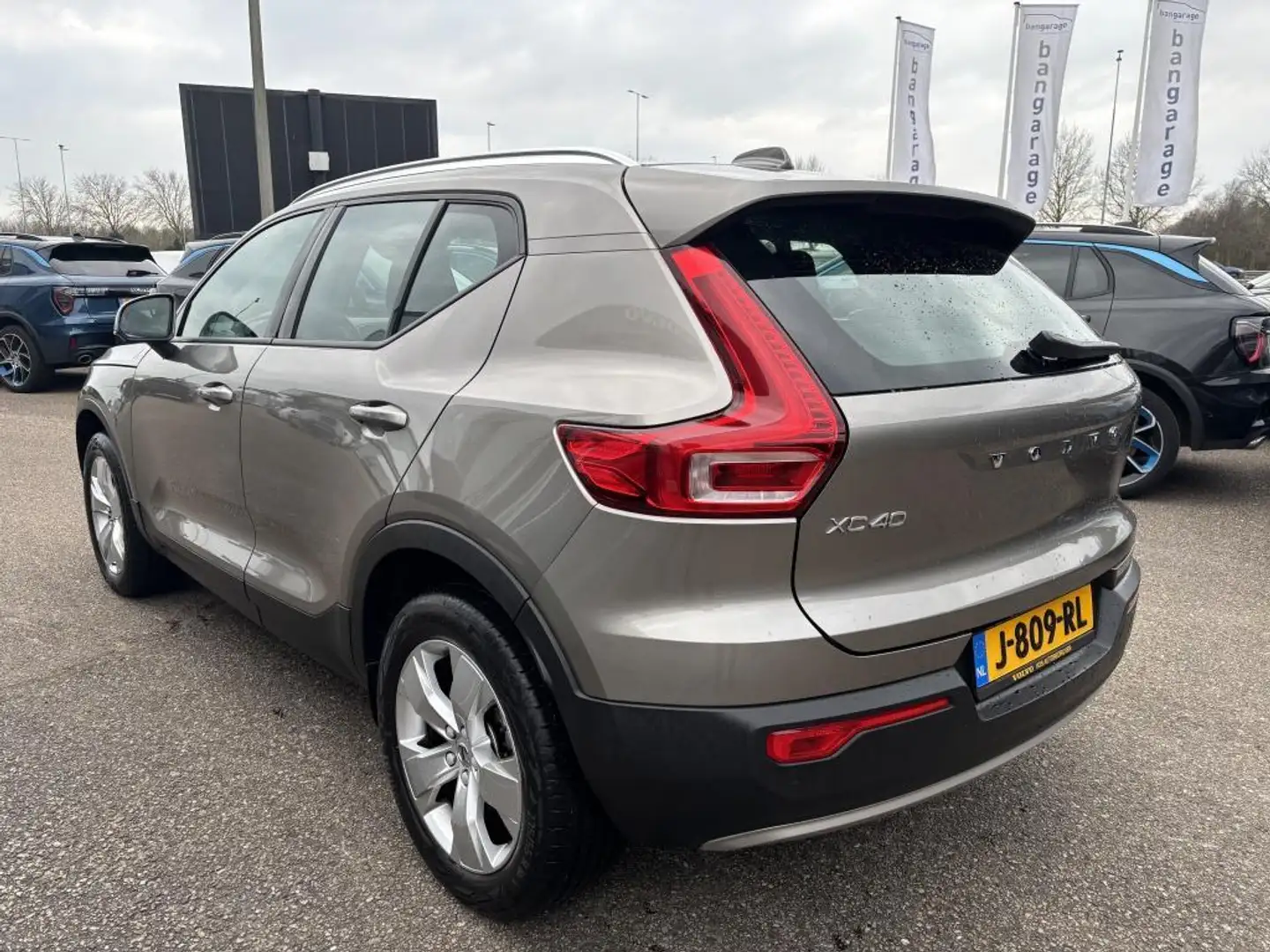 Volvo XC40 1.5 T2 Business Pro | Automaat | Trekhaak | Naviga Grijs - 2