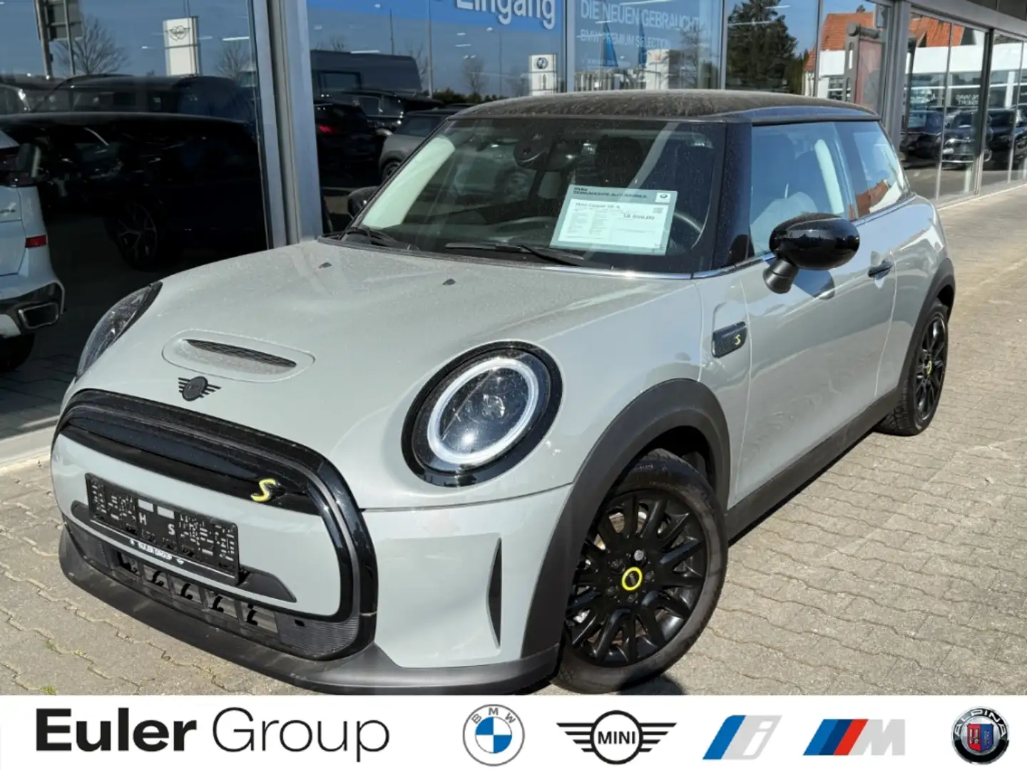 MINI Cooper SE A ClassicTrim Navi LED Klimaautom DAB Sportsitze S Grau - 1