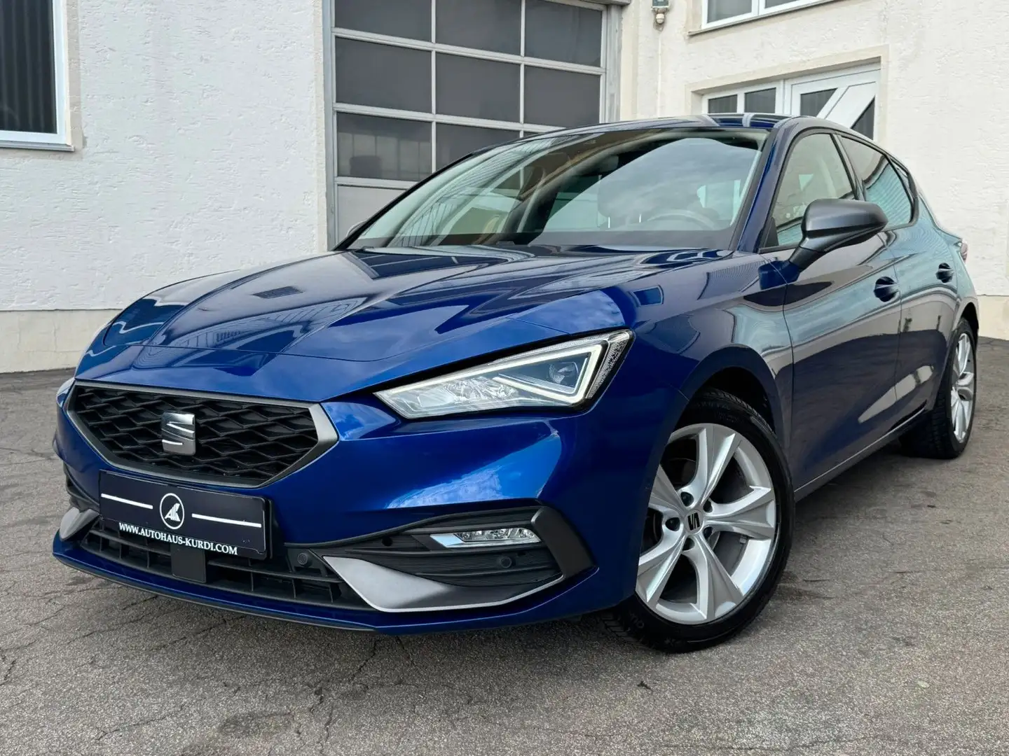 SEAT Leon FR 1.5TSI ACC KEYGO CARPLAY L/SHZ AMBIENTE Bleu - 1
