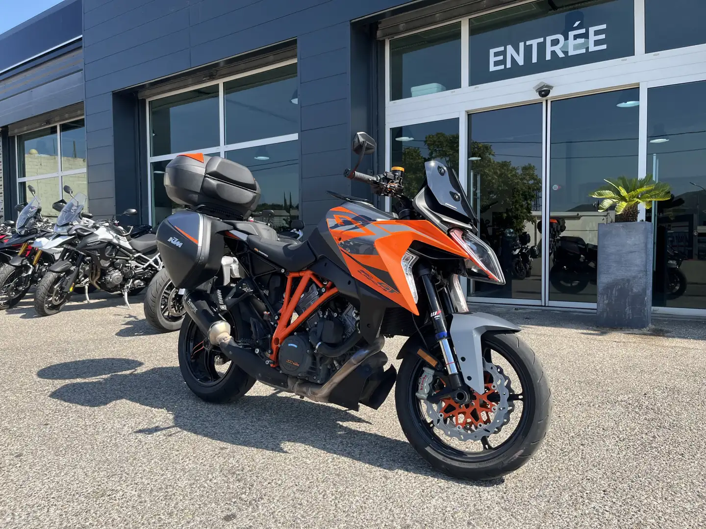 KTM 1290 Super Duke GT Orange - 1
