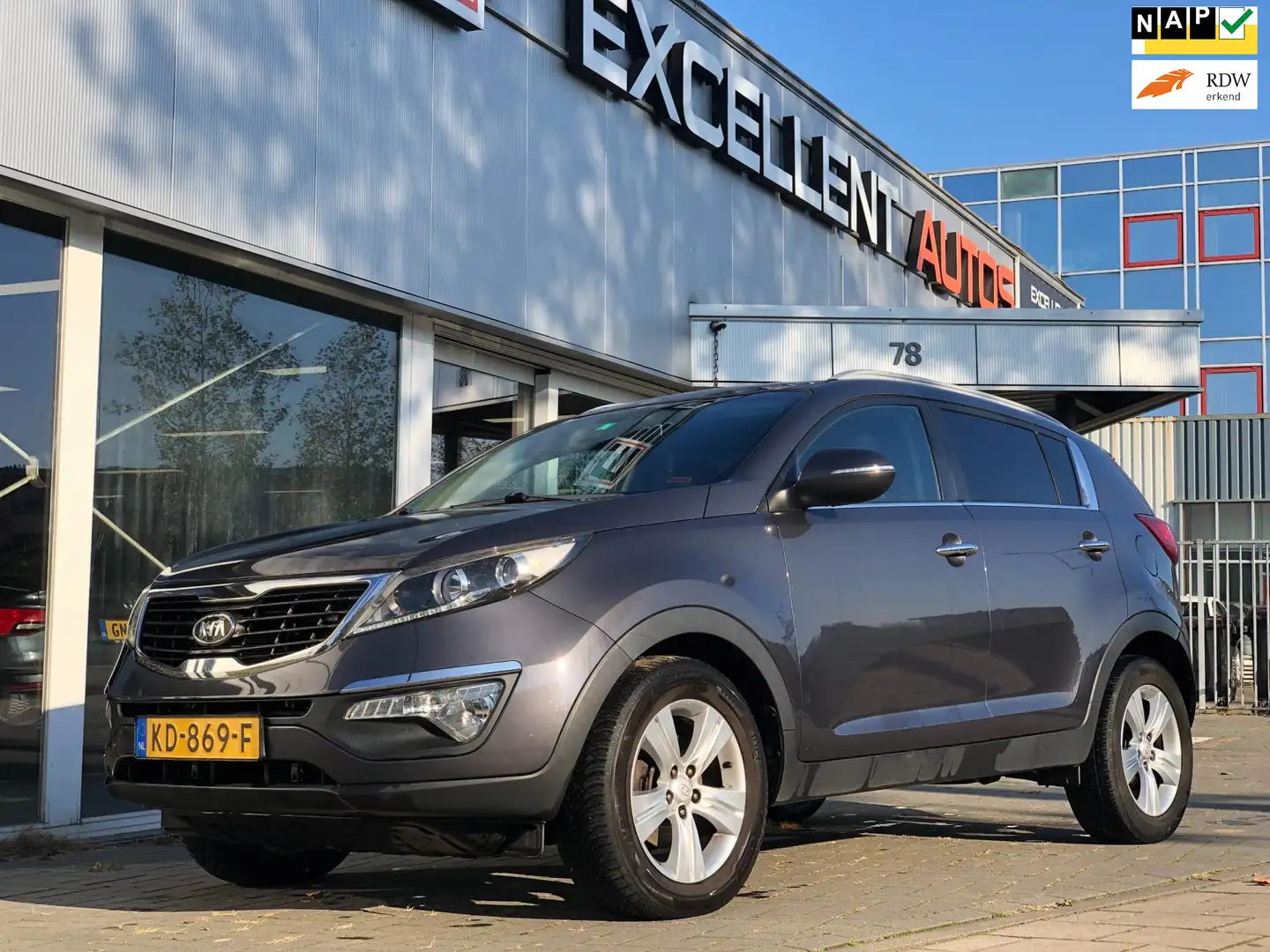 Kia Sportage 2.0 CRDI X-ecutive Plus Pack Grijs - 1