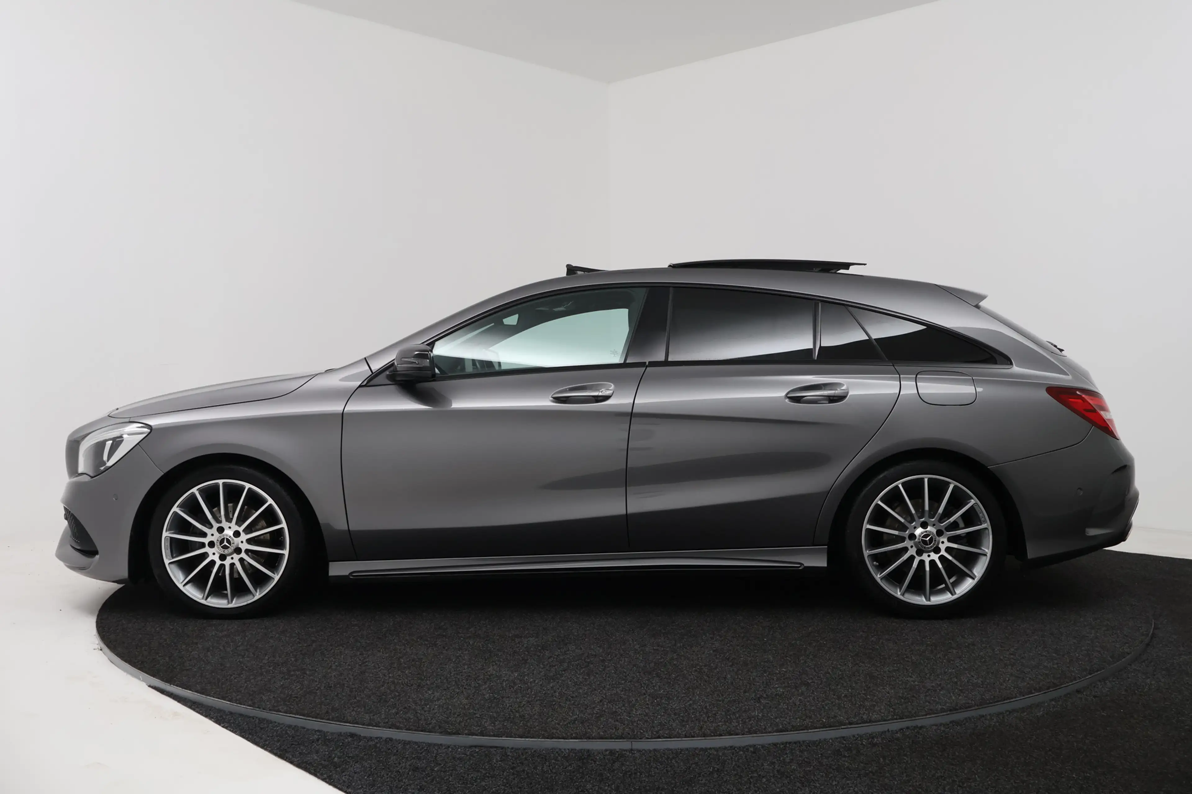 Mercedes-Benz CLA 200 Shooting Brake Prestige (PANORAMADAK, STOELVERWARM — photo 2