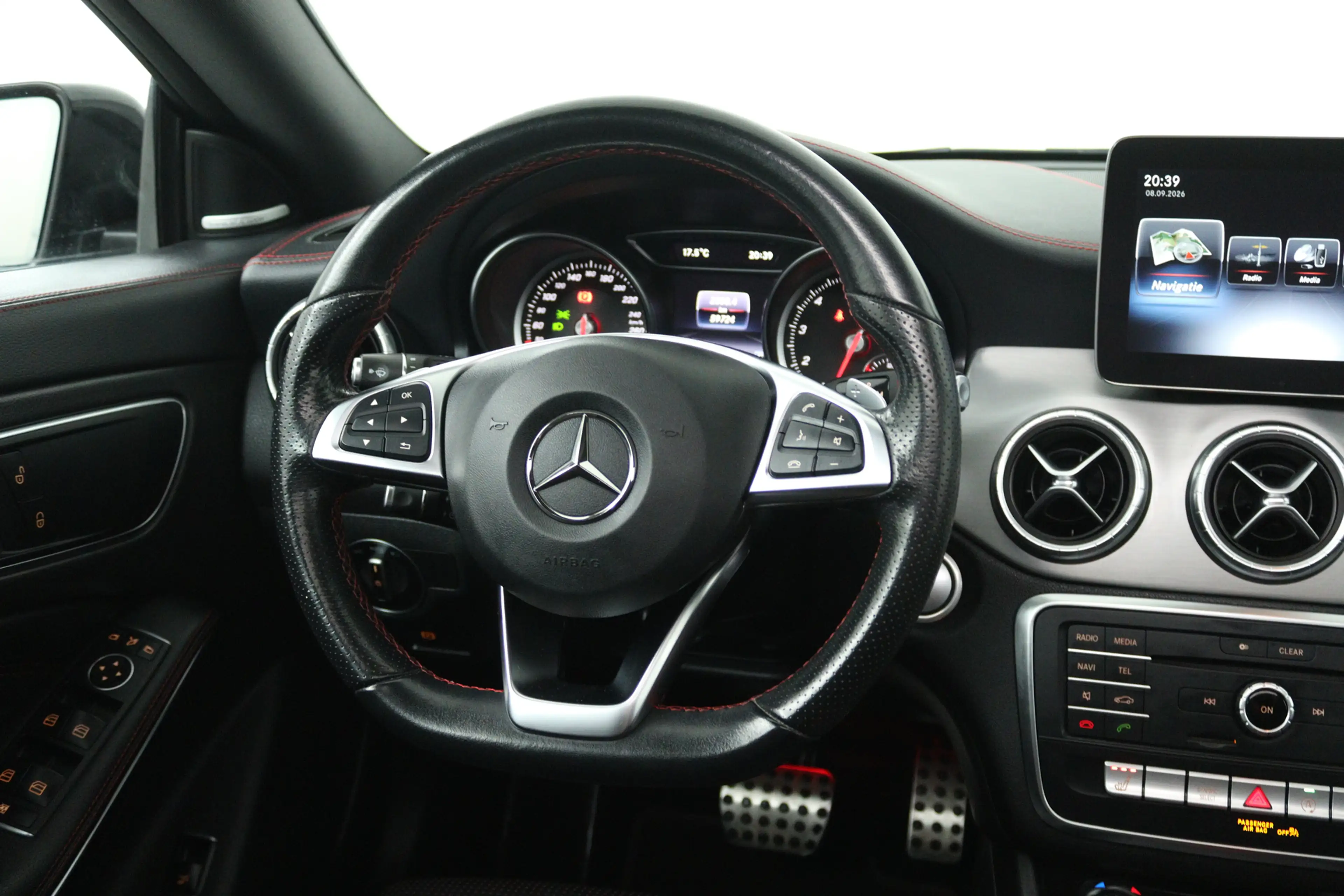 Mercedes-Benz CLA 200 Shooting Brake Prestige (PANORAMADAK, STOELVERWARM — photo 4