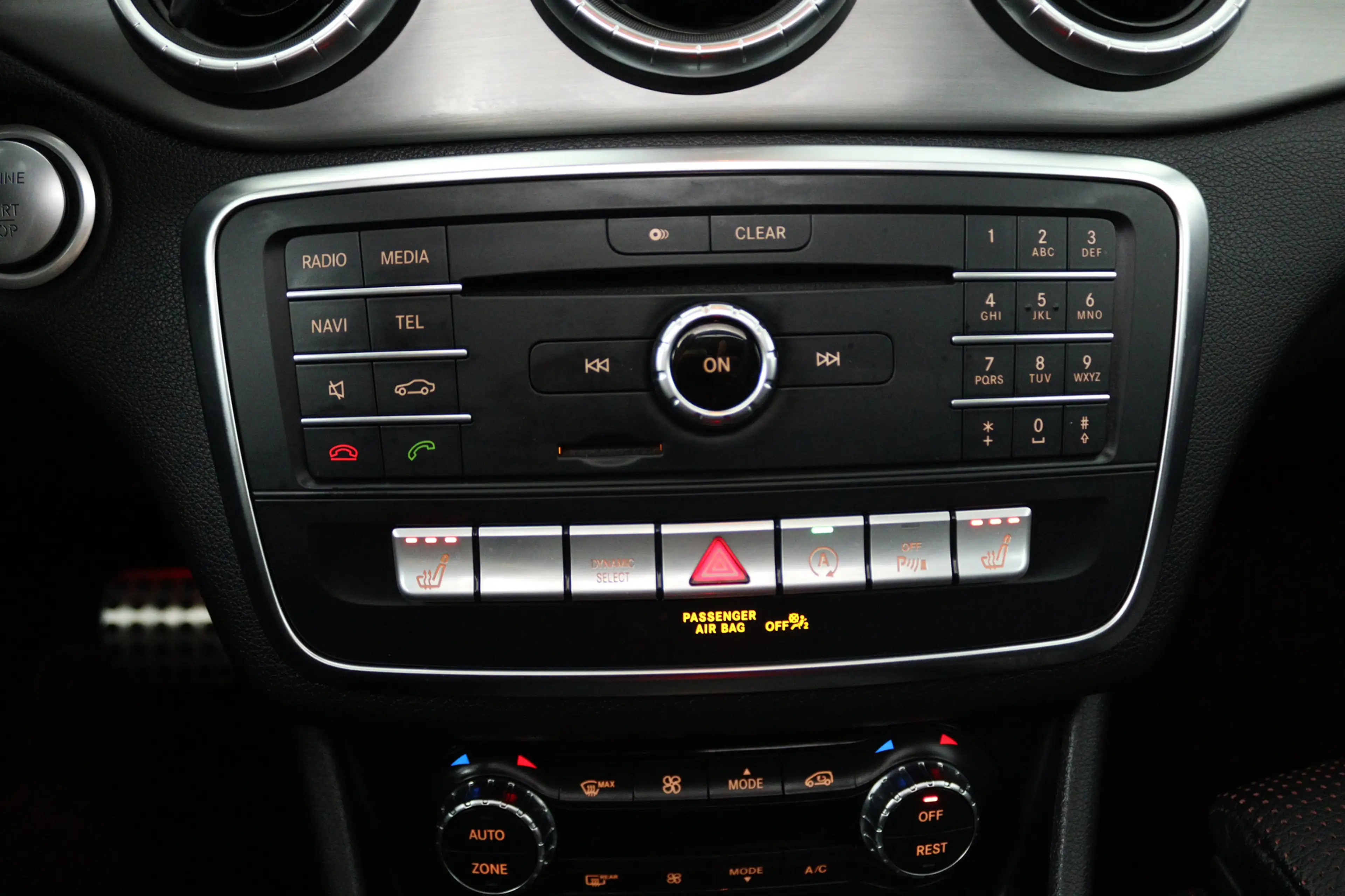 Mercedes-Benz CLA 200 Shooting Brake Prestige (PANORAMADAK, STOELVERWARM — photo 18