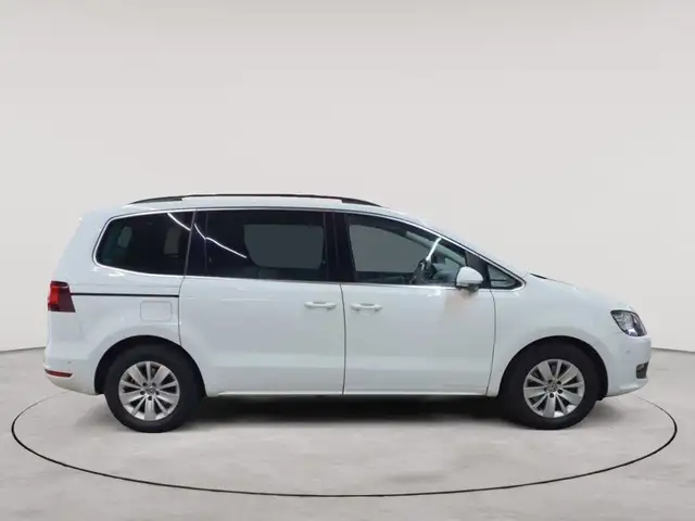 Volkswagen Sharan view 3