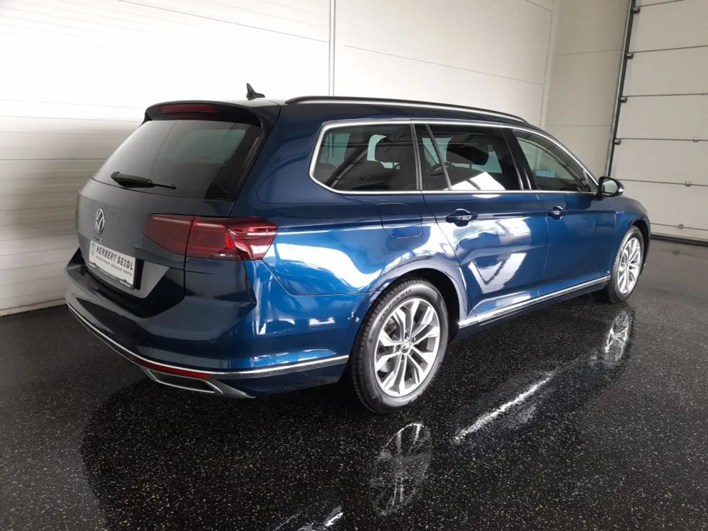Volkswagen Passat Variant GTE PHEV DSG *MATRIX-LED / VIRTUELL PRO / 17 ZOLL / NAVI / AHV & KAMERA / ACC / E-KLAPPE / KEYLESS* Blau - 2