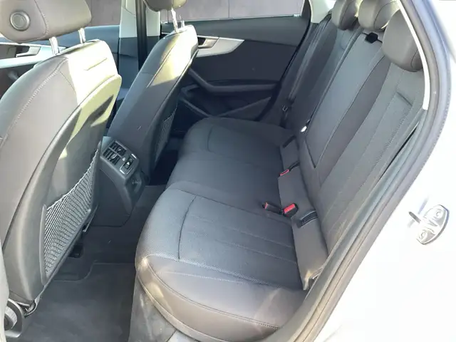 Audi A4 view 11