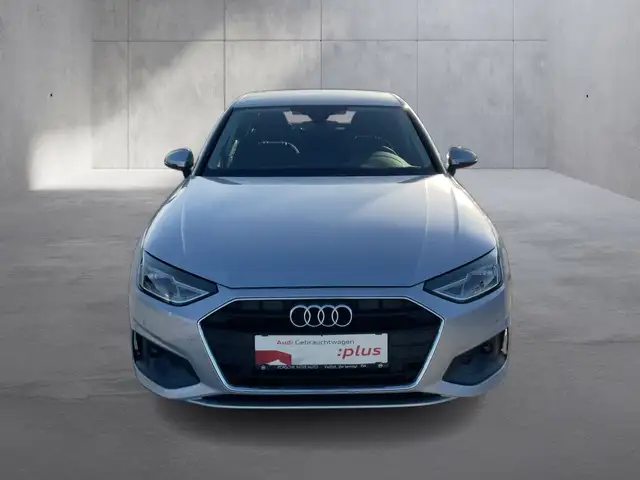 Audi A4 view 8