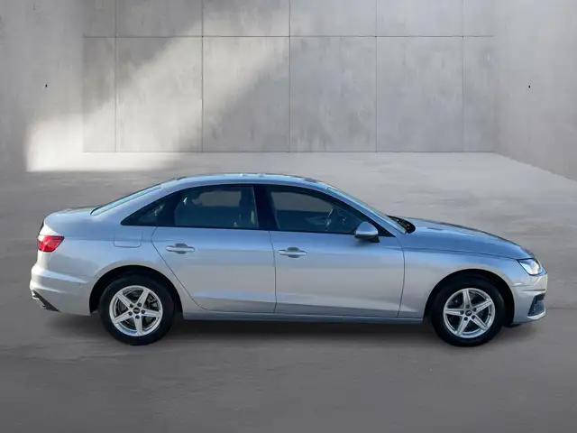 Audi A4 view 7