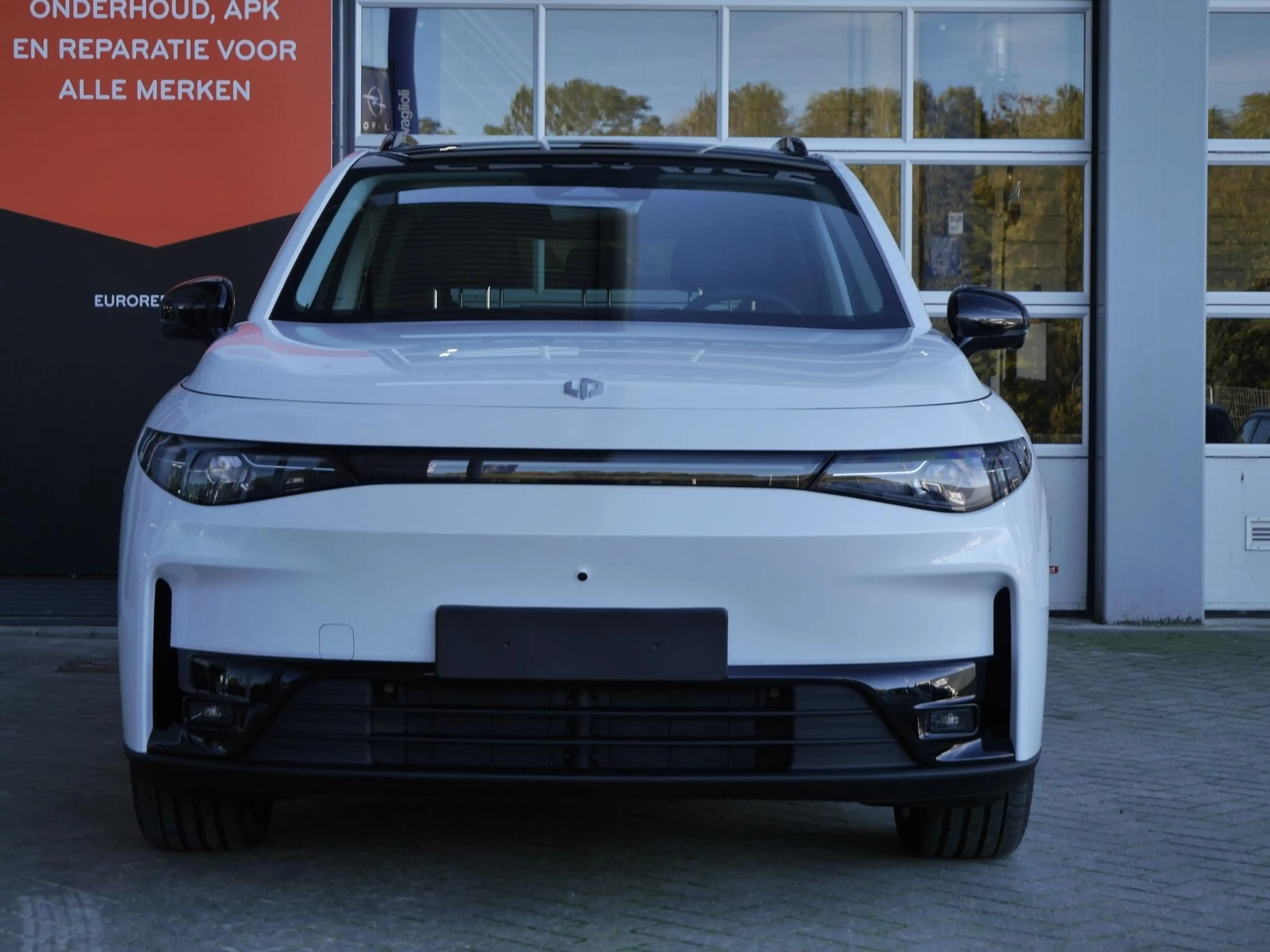 Leapmotor C10 REEV Design 28.4 kWh | 1500 trekgewicht | Nieuw ui — photo 2