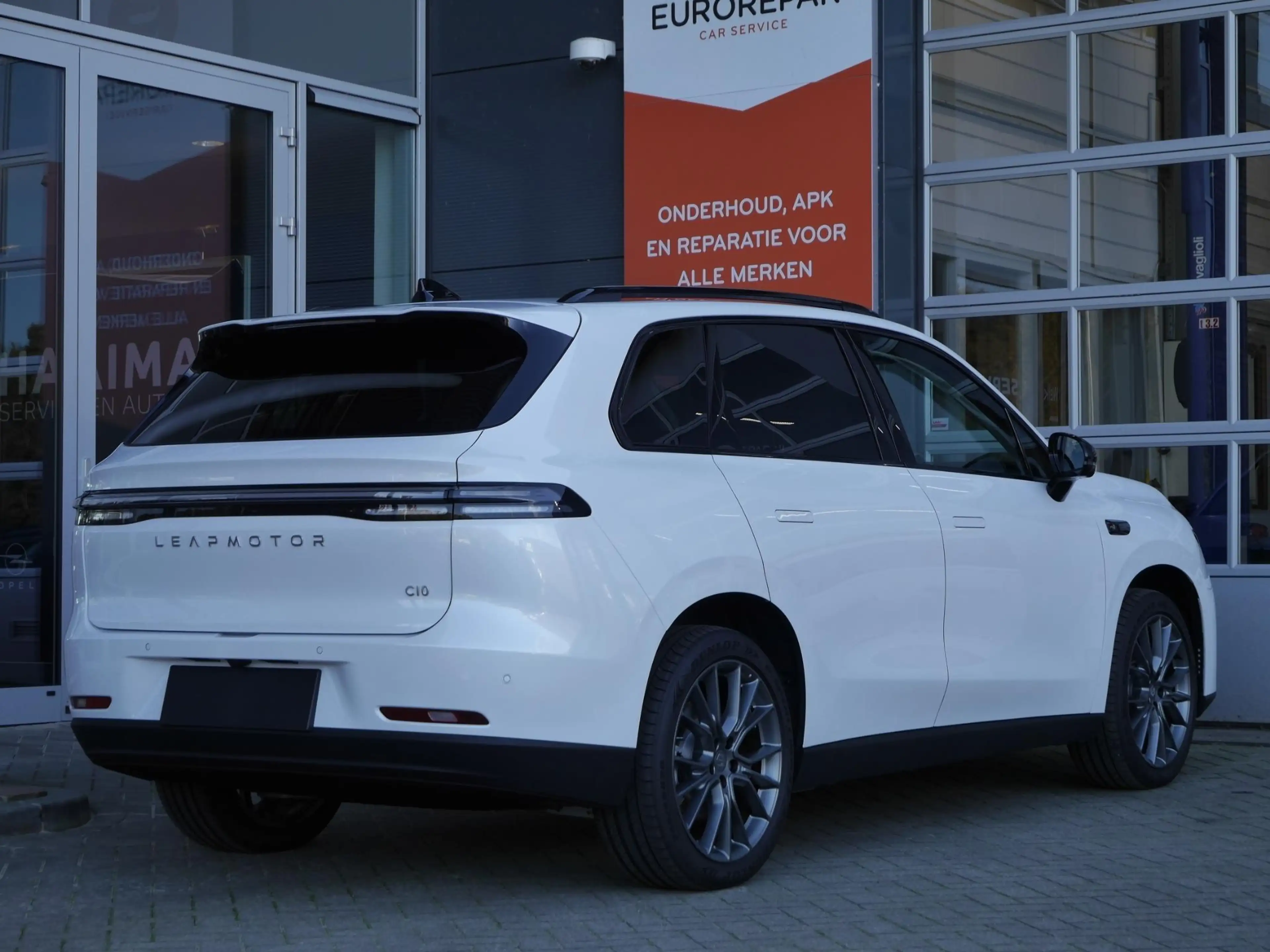 Leapmotor C10 REEV Design 28.4 kWh | 1500 trekgewicht | Nieuw ui — photo 5