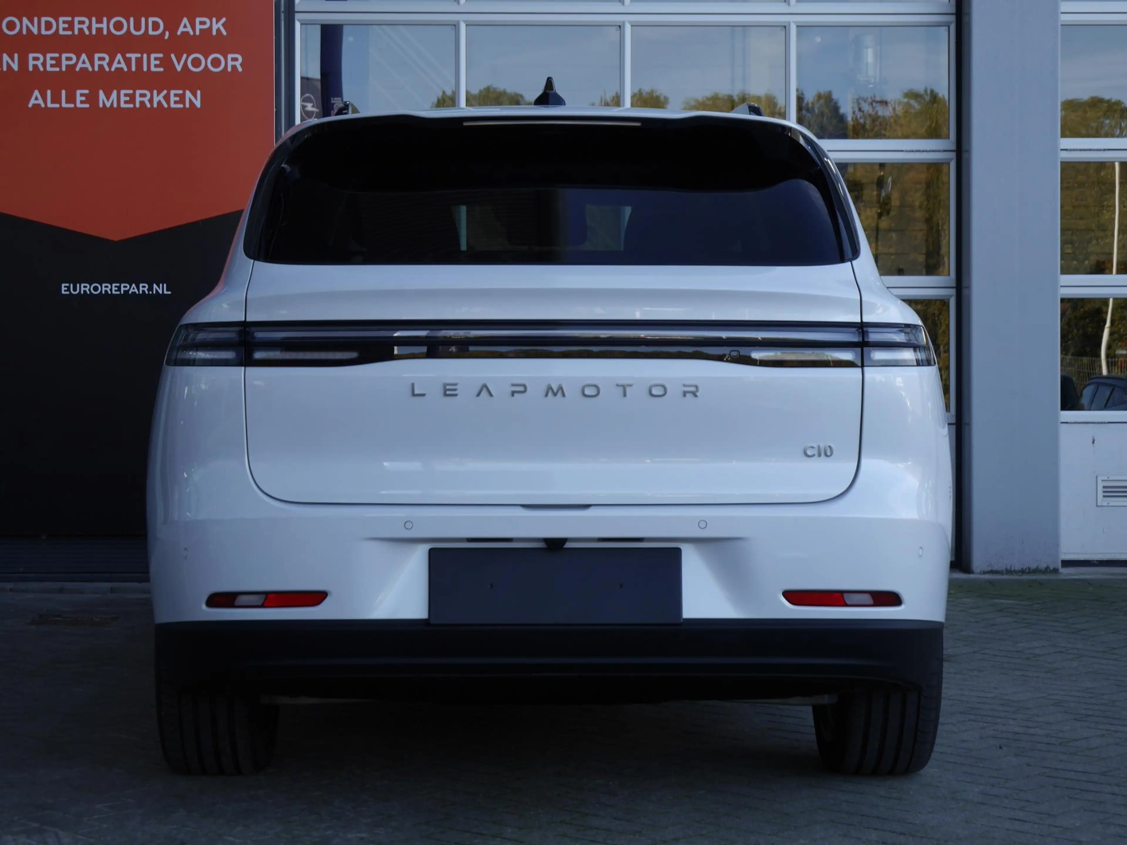 Leapmotor C10 REEV Design 28.4 kWh | 1500 trekgewicht | Nieuw ui — photo 4