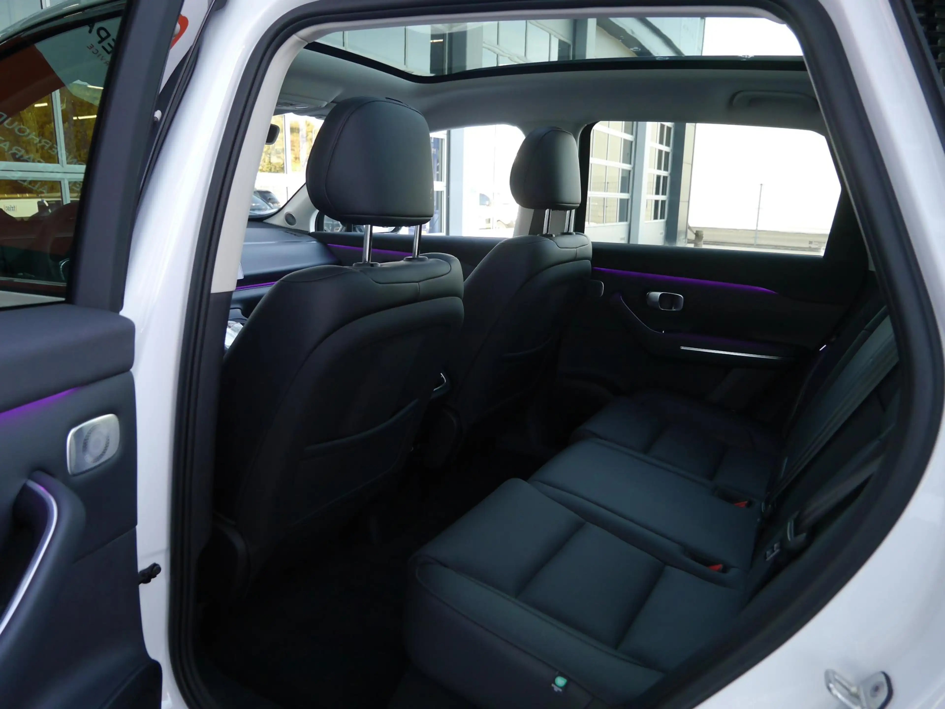 Leapmotor C10 REEV Design 28.4 kWh | 1500 trekgewicht | Nieuw ui — photo 8