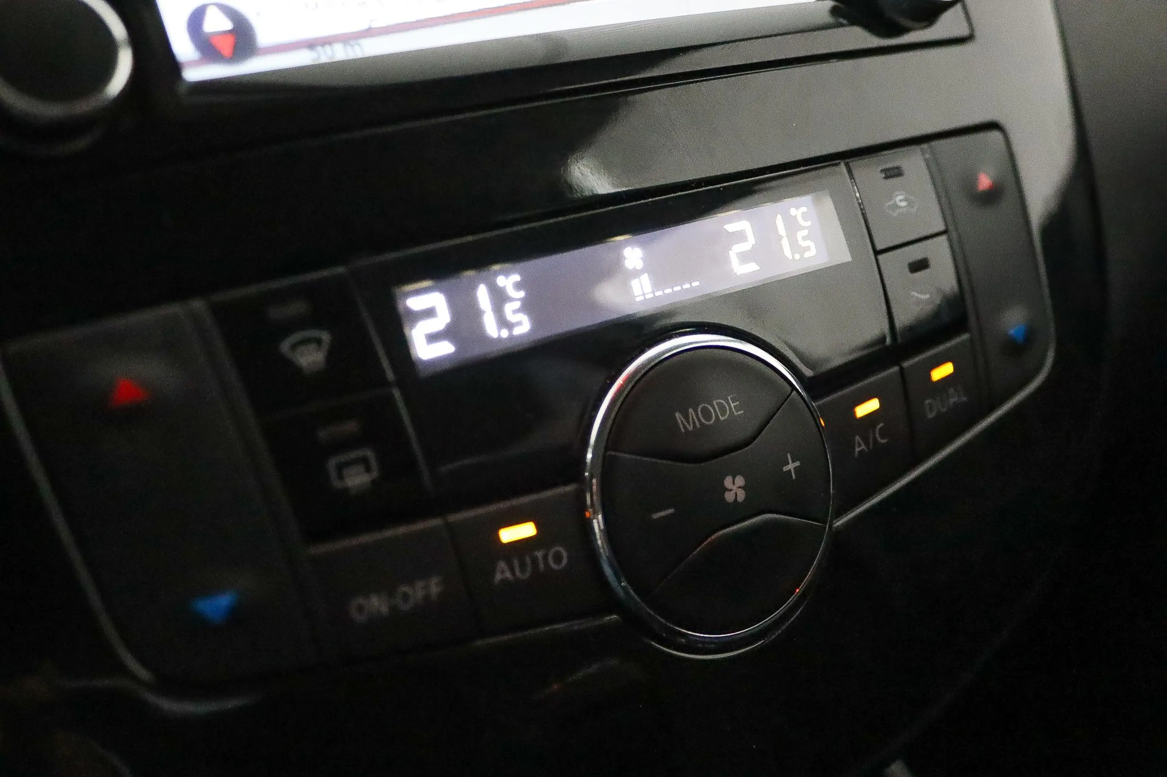 Nissan Pulsar 1.2 DIG-T Connect Edition Cruise Control, Keyless — photo 41