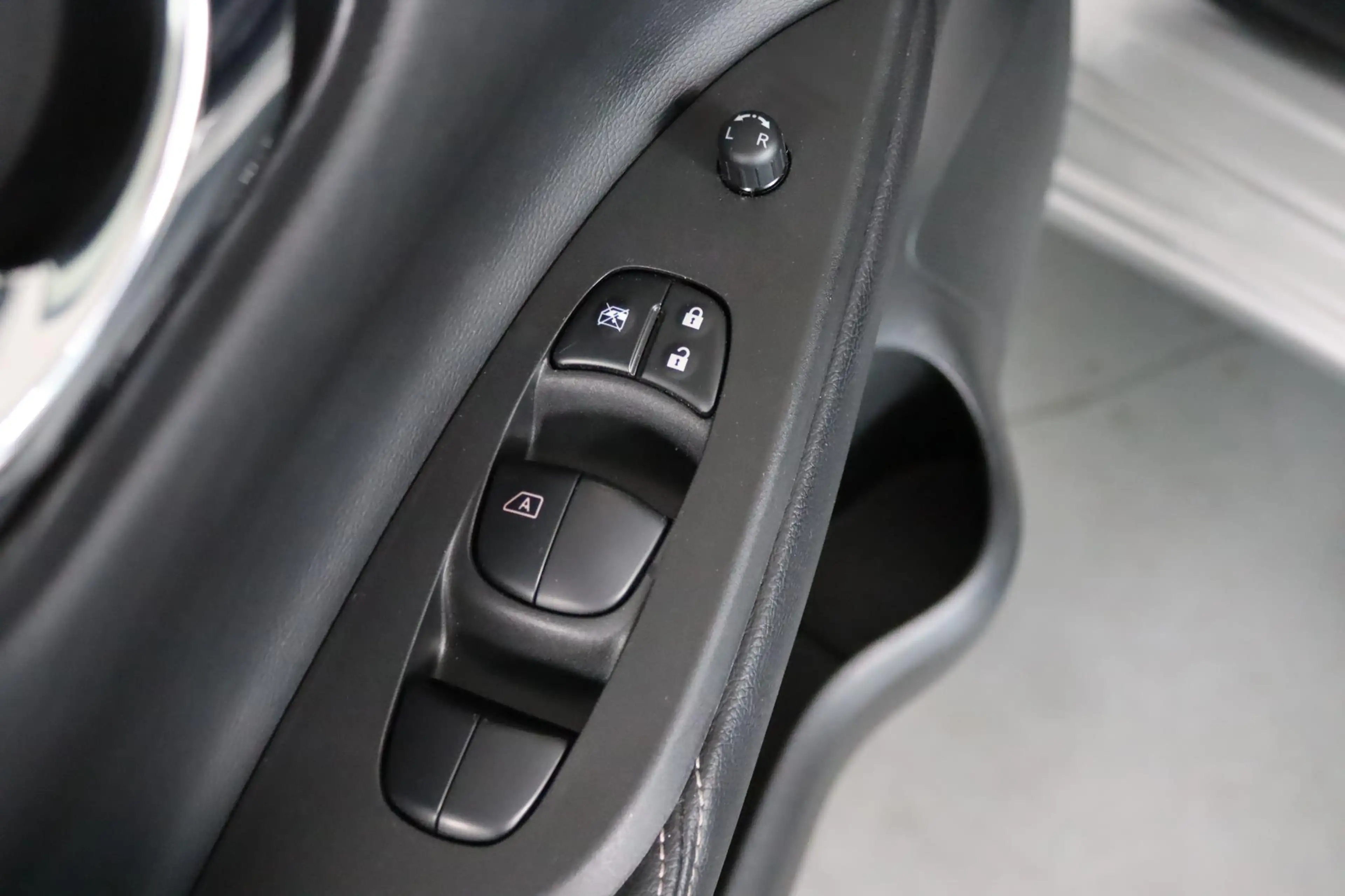 Nissan Pulsar 1.2 DIG-T Connect Edition Cruise Control, Keyless — photo 26