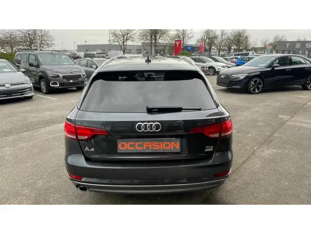 Audi A4 view 3