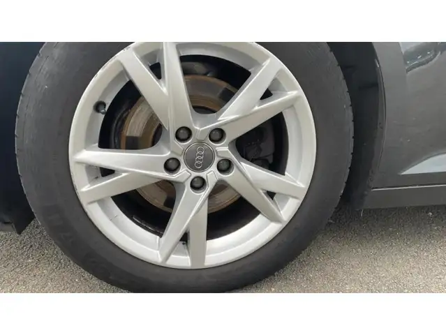 Audi A4 view 19