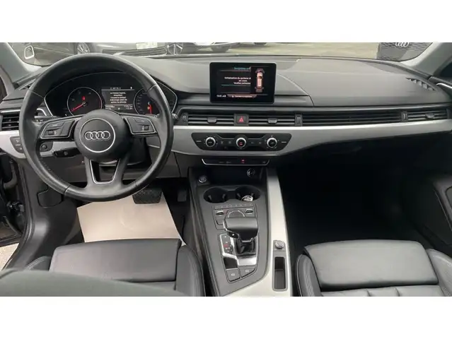 Audi A4 view 4