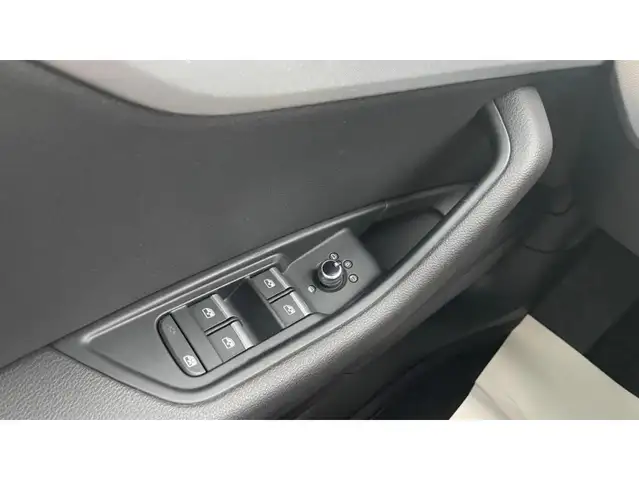 Audi A4 view 21