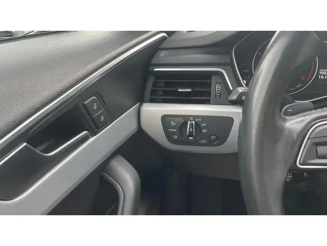 Audi A4 view 16