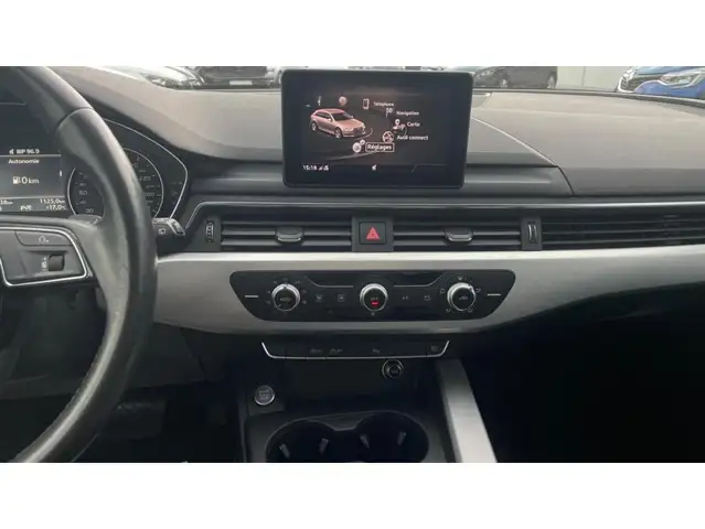 Audi A4 view 13