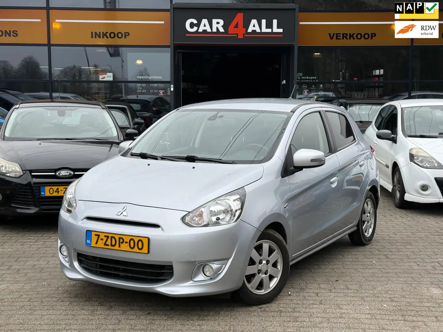 Mitsubishi Space Star 1.0 Intense CLIMA/KEYLESSGO/LMVELGEN/APK 26-03-202 Grau - 1