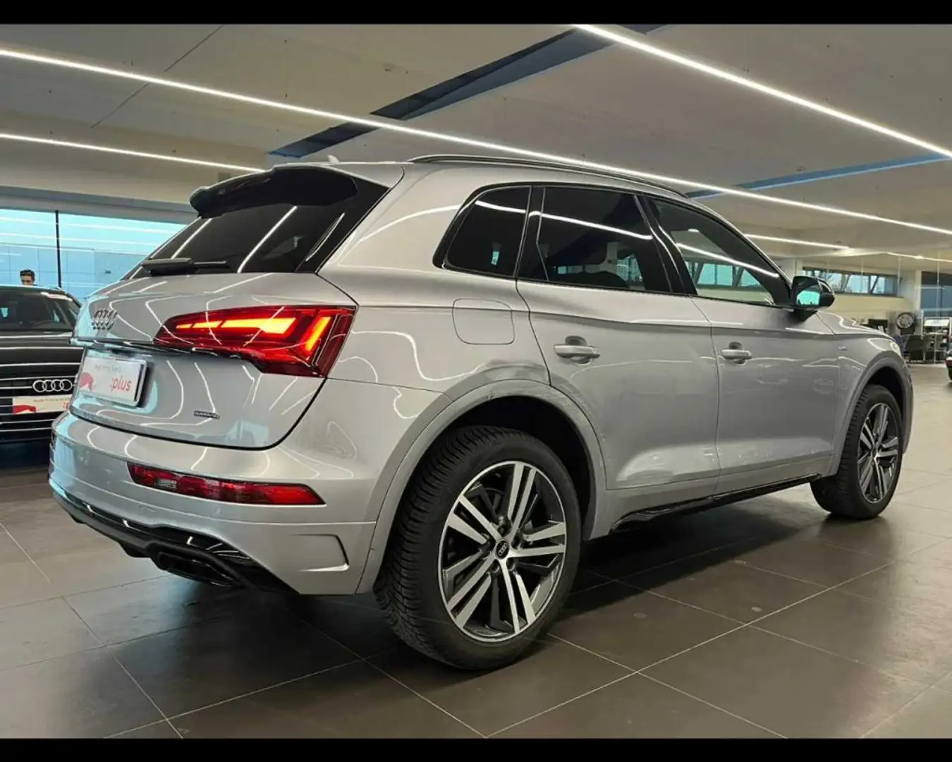 Audi Q5 40 TDI 204 CV quattro S tronic S line plus Silber - 2