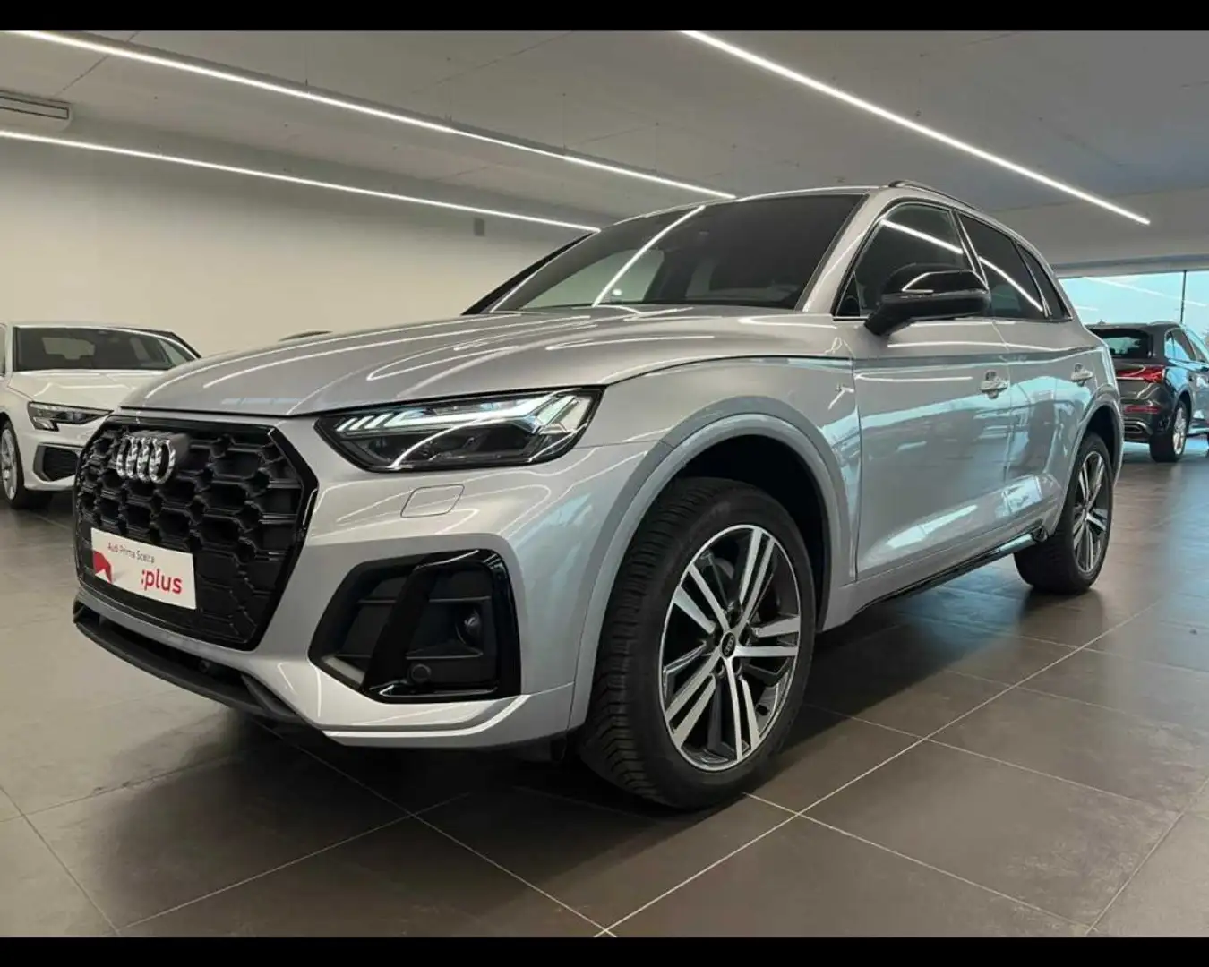 Audi Q5 40 TDI 204 CV quattro S tronic S line plus Silber - 1