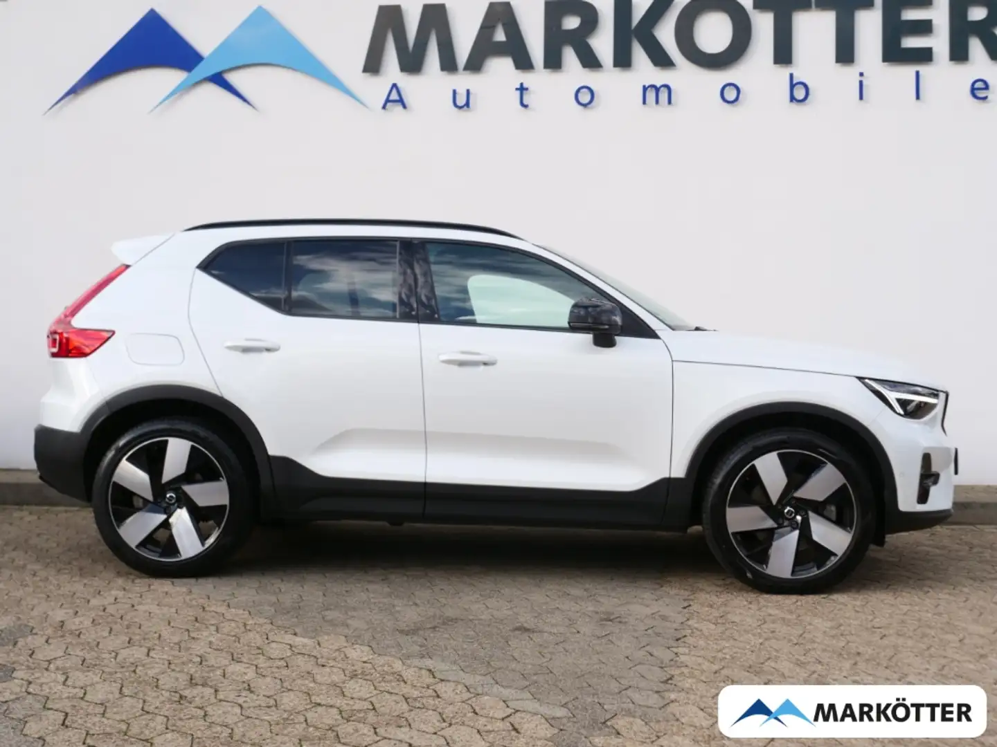 Volvo XC40 T5 Recharge Plus Dark STHZ/360CAM/BLIS/ACC Weiß - 2