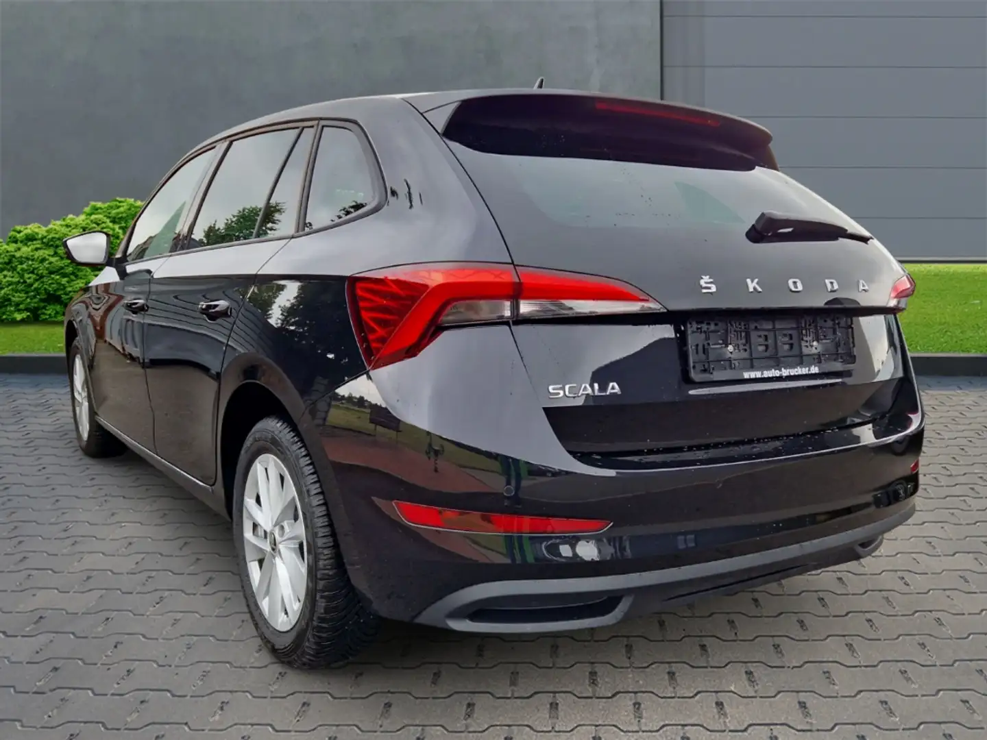 Skoda Scala Selection 1.0 TSI+Alufelgen+Lenkradheizung+Klimaau Schwarz - 2