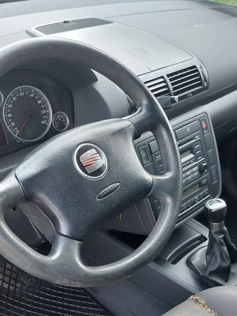 SEAT Alhambra Alhambra family 1,9 TDI PD family Silber - 2