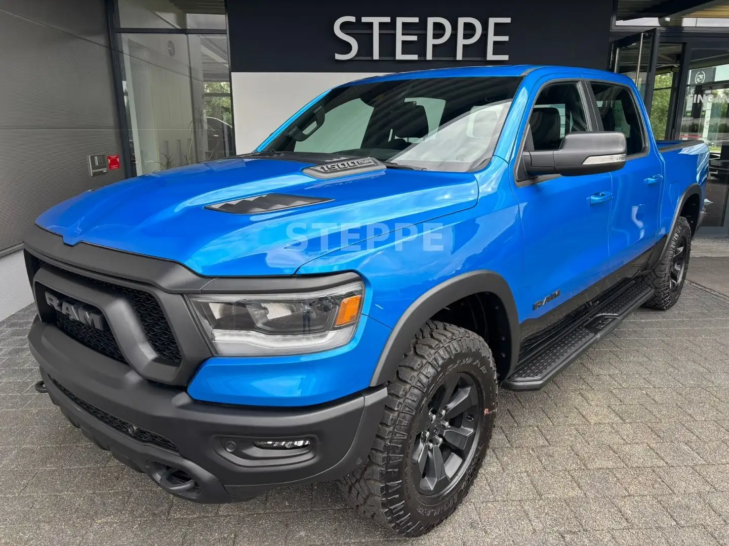 Dodge RAM 1500 REBEL 5,7V8 LPG NIGHT ACC, Luftfed,360° Blau - 1