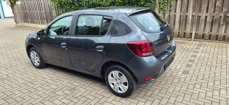 Dacia Sandero SCe 75 Essential 1 Hand