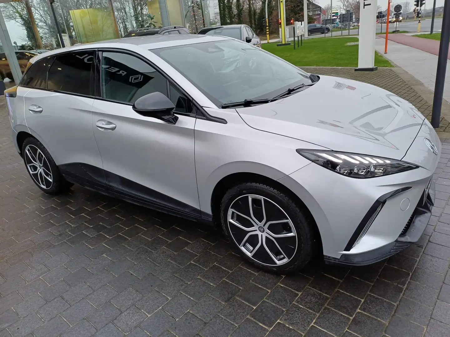 MG MG4 64 kWh Luxury Gris - 2