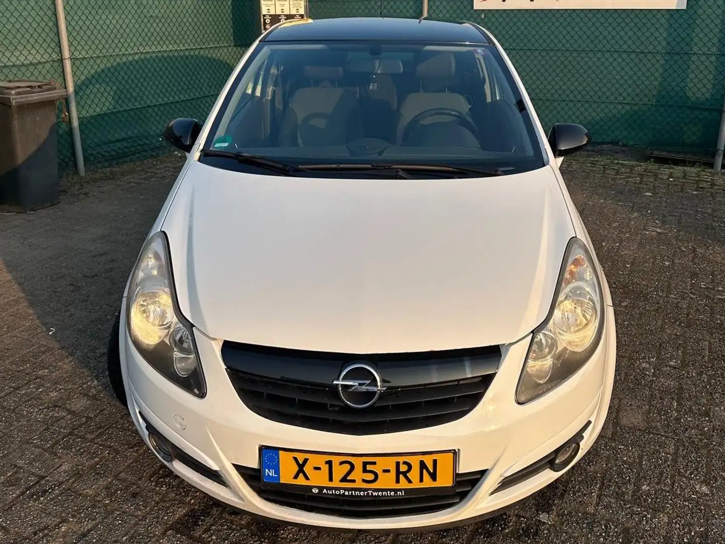 Opel Corsa Corsa+1.2-16V+Edition Fehér - 1
