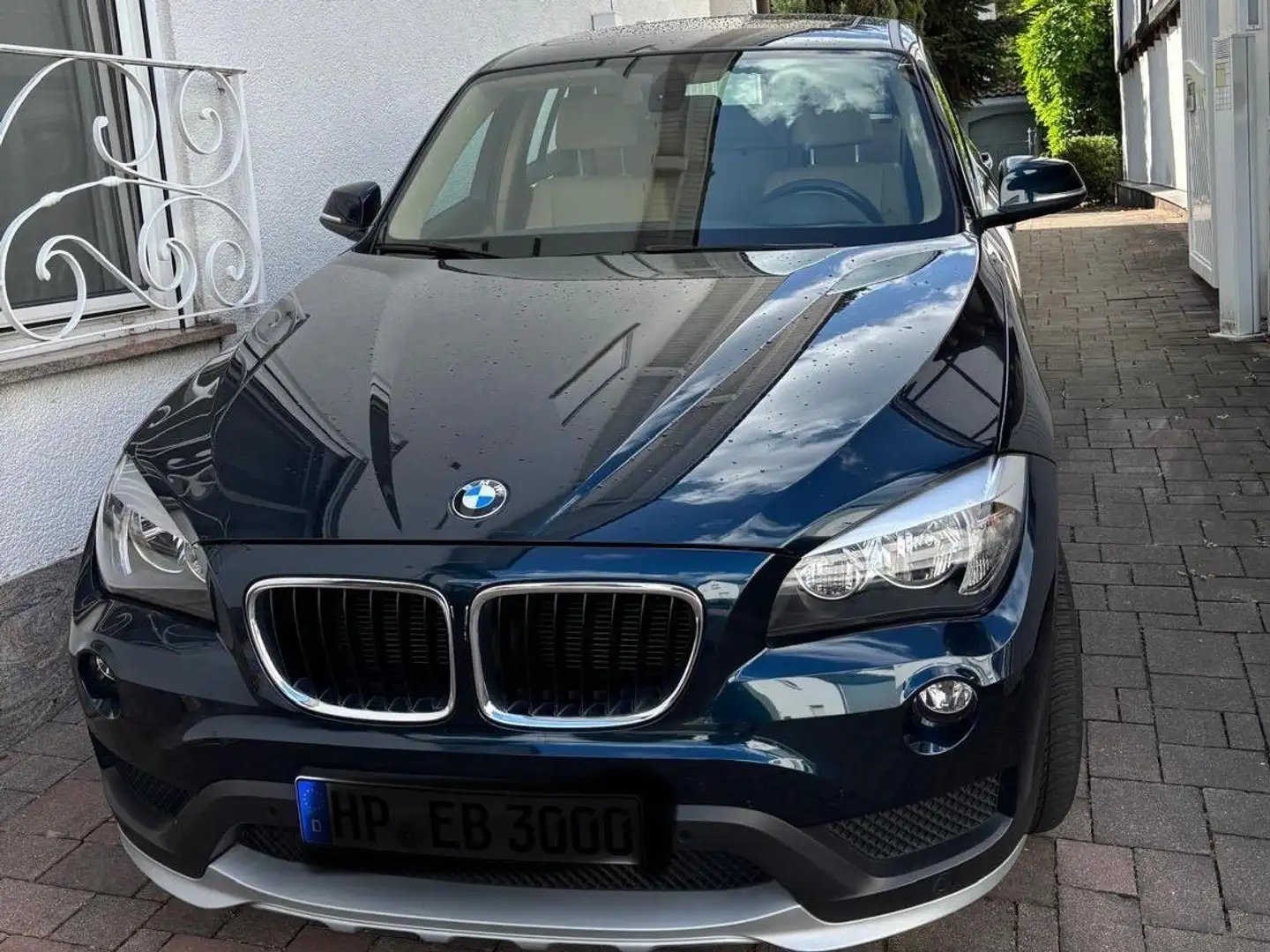 BMW X1 X1 sDrive20i Aut. xLine Schwarz - 1