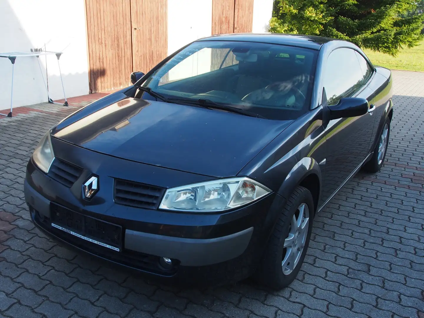 Renault Megane Mégane Authentique 1,6 16V Authentique Schwarz - 1