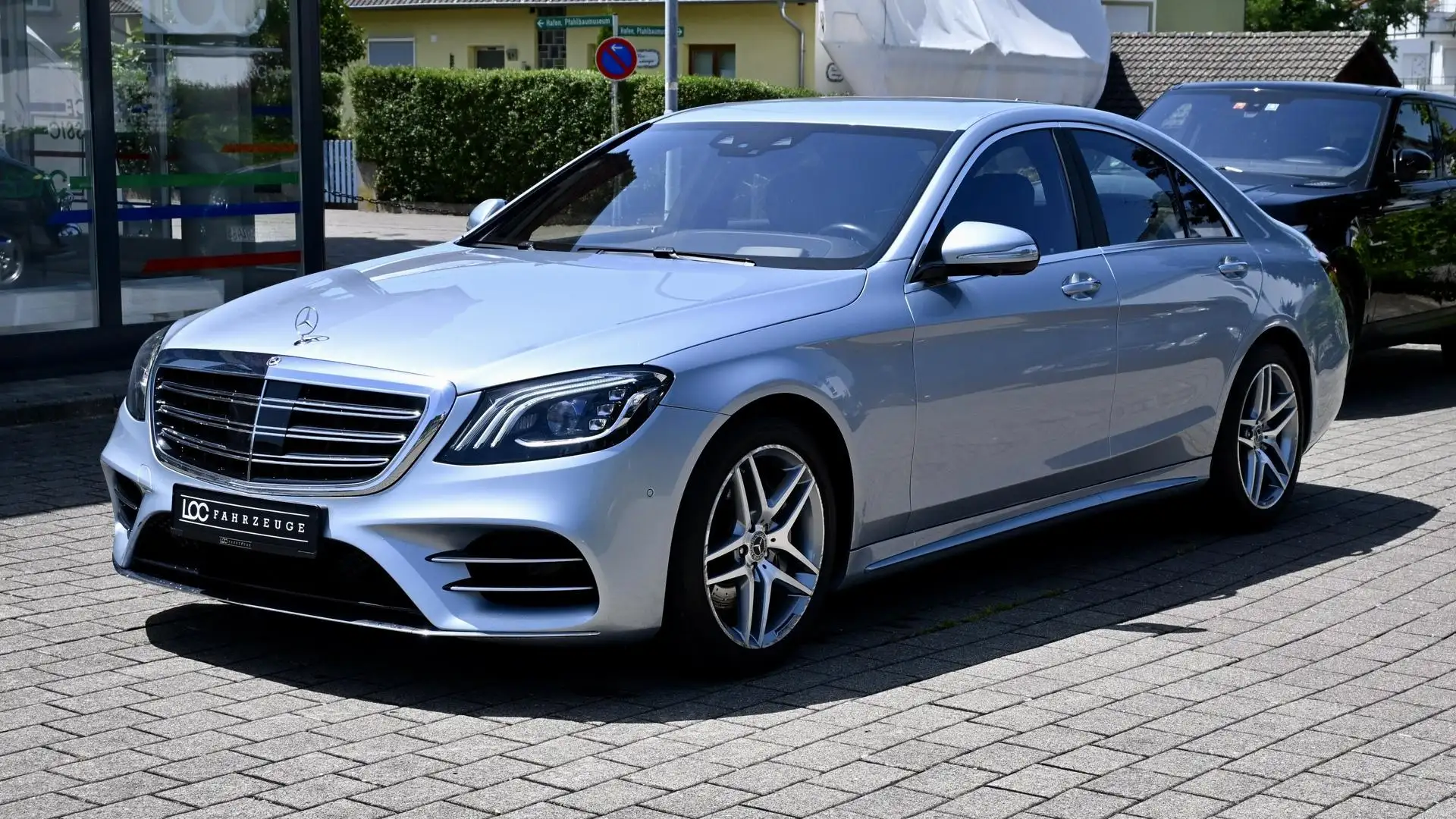 Mercedes-Benz S 560 4Matic 9G AMG Line *KEYLESS/360°/Standheizung* Silber - 2