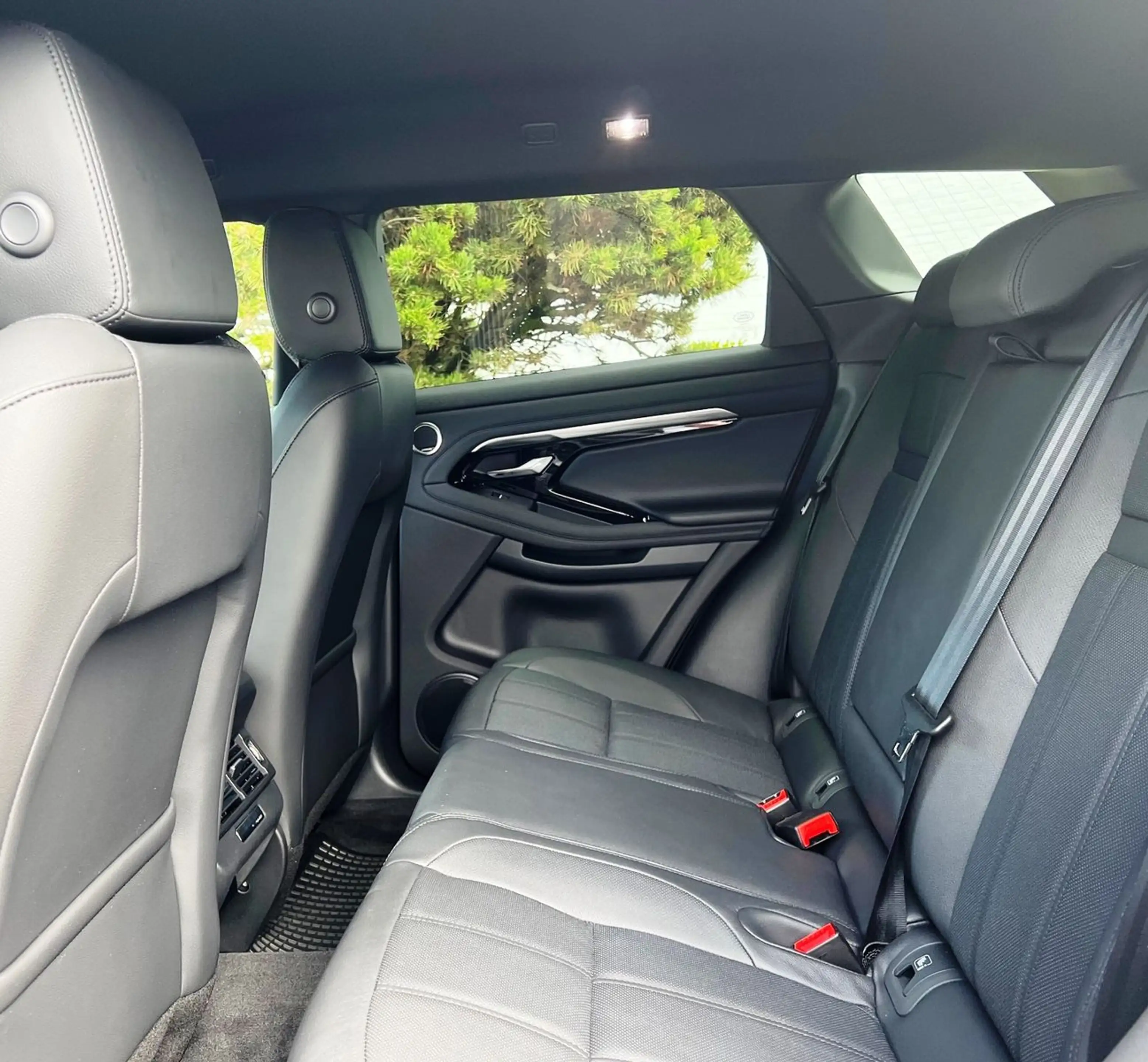 Land Rover Range Rover Evoque AWD D165 R-Dynamic RFK Leder — photo 8