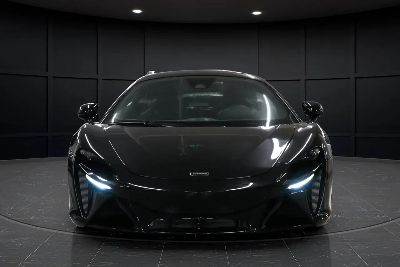 McLaren Artura снимка McLaren Artura