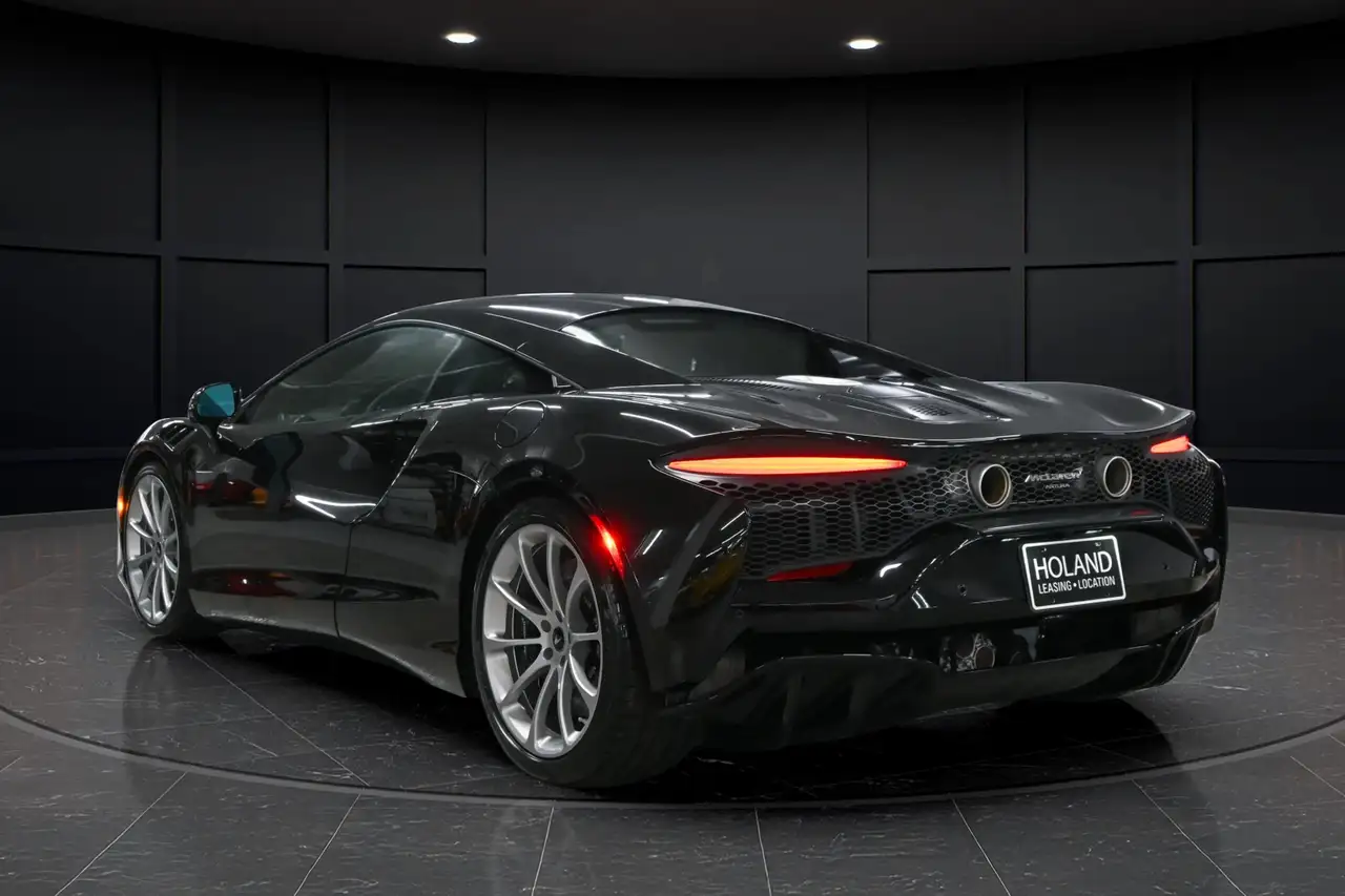 McLaren Artura снимка McLaren Artura