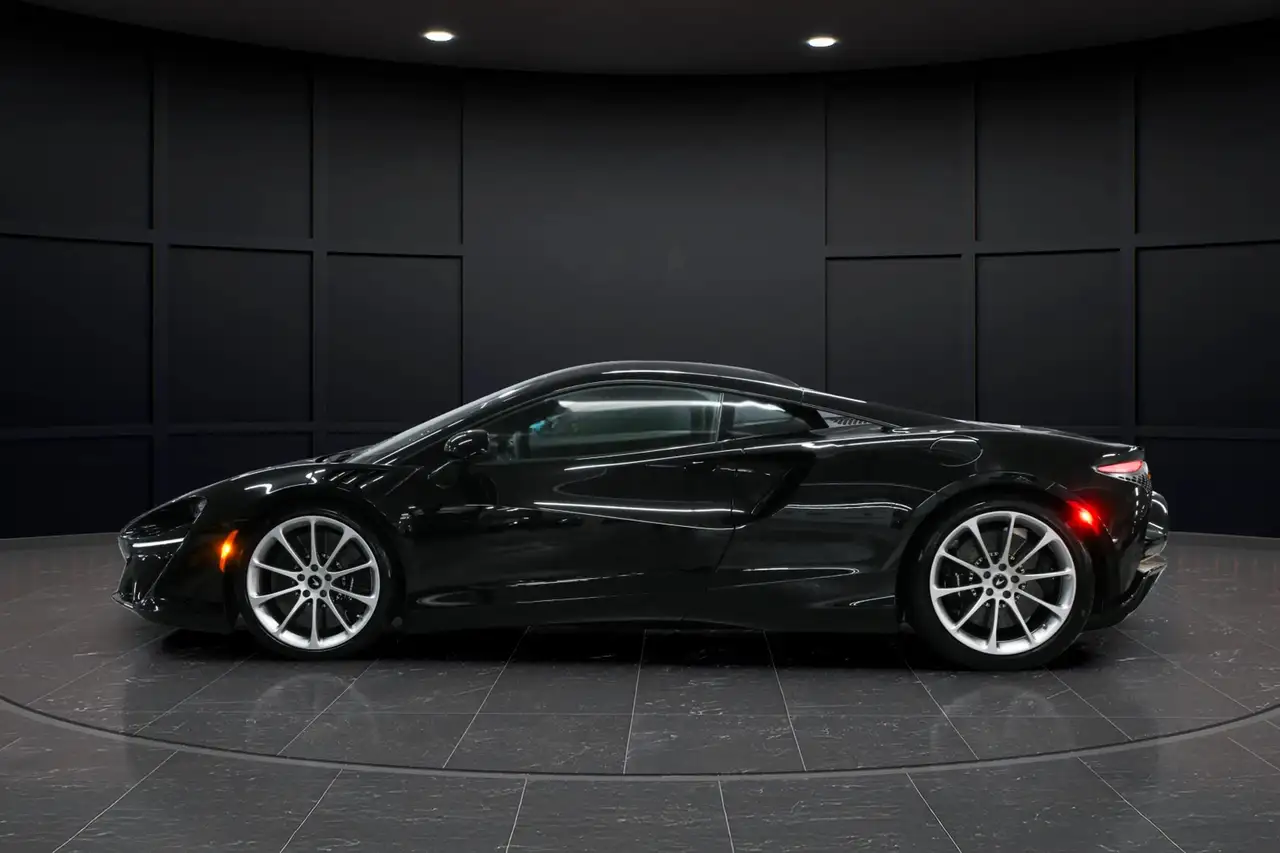 McLaren Artura снимка McLaren Artura