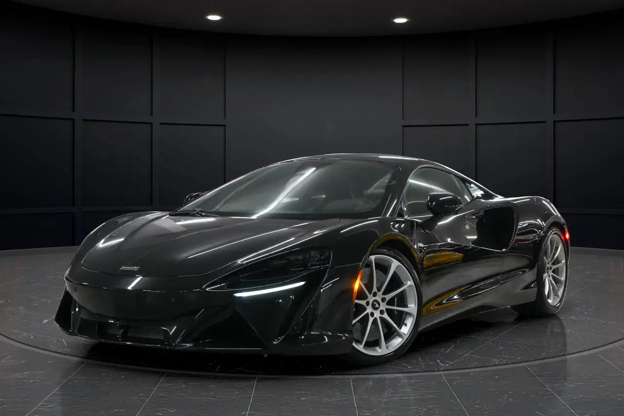 McLaren Artura снимка McLaren Artura